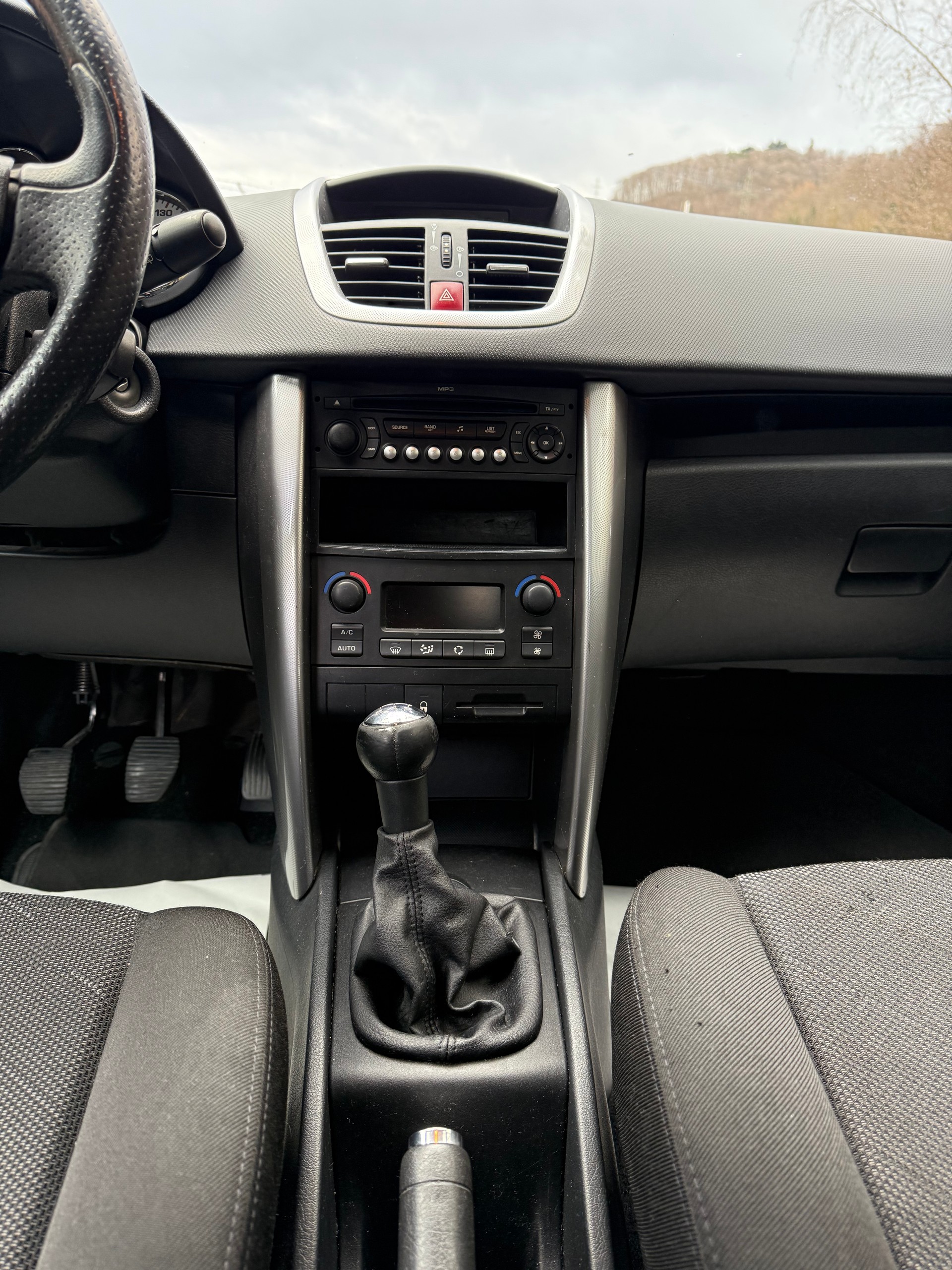 PEUGEOT 207 1.6 16V Sport Pack-image-7