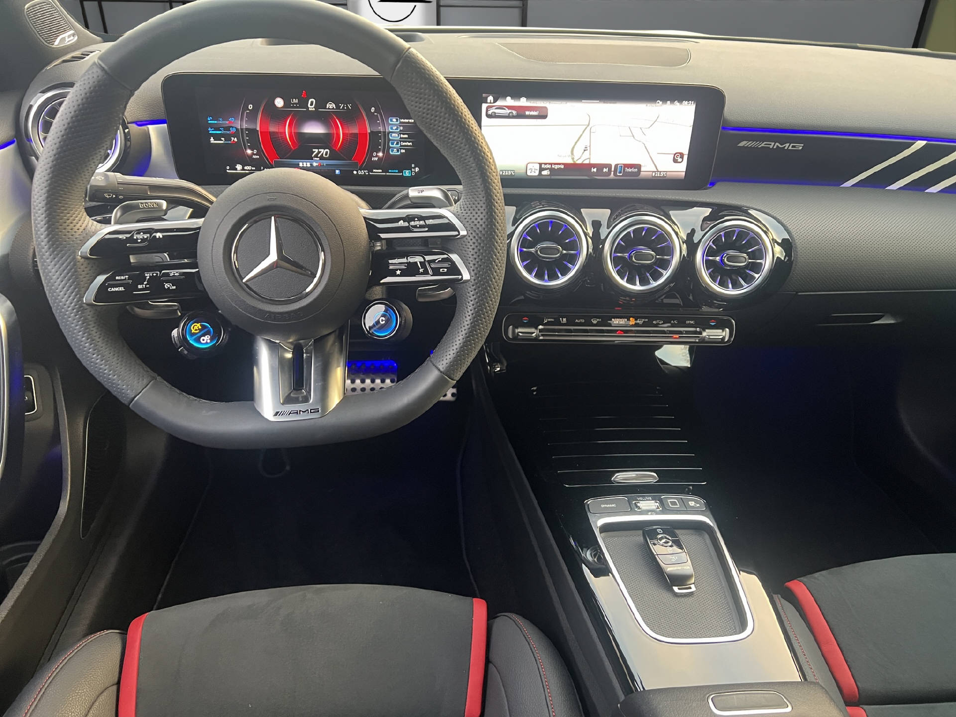 MERCEDES-BENZ A 35 AMG 4matic-image-8