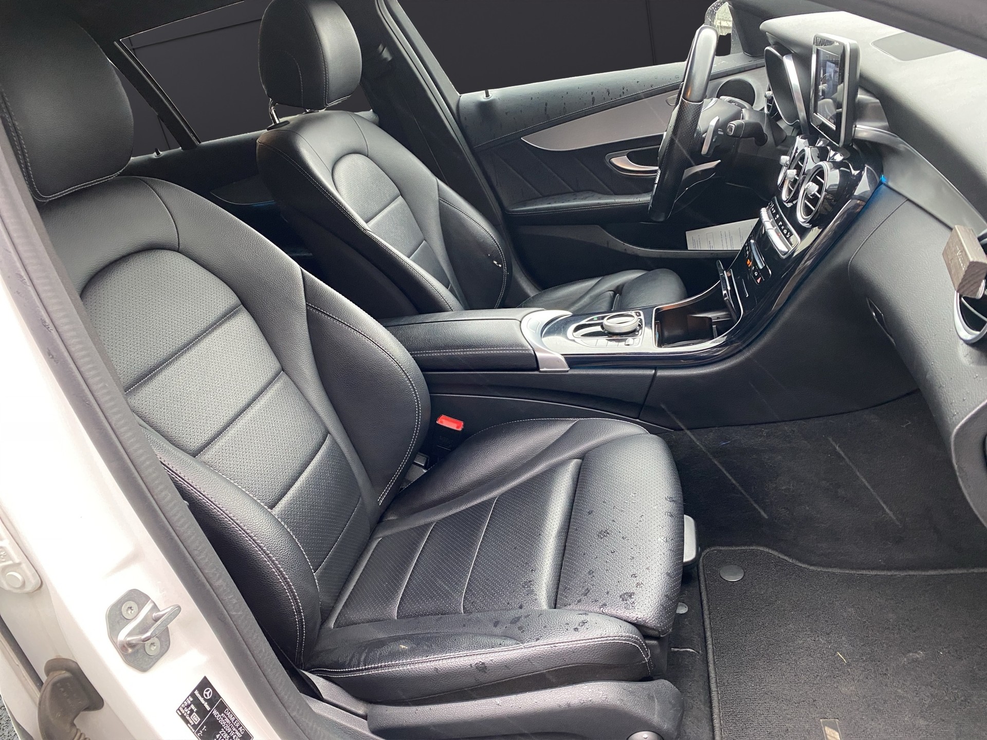 MERCEDES-BENZ C 250 d Swiss Star AMG Line 4Matic 9G-Tronic-image-14