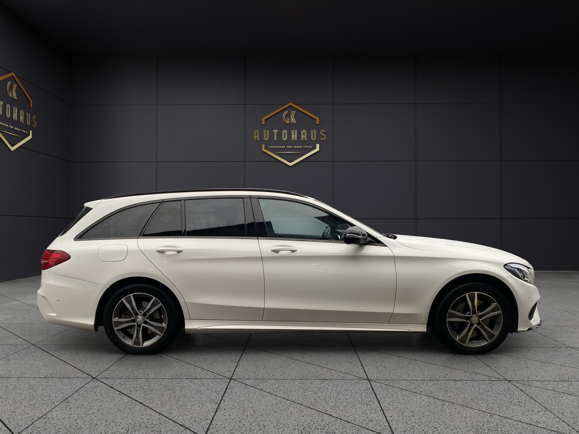 MERCEDES-BENZ C 250 d Swiss Star AMG Line 4Matic 9G-Tronic-image-6