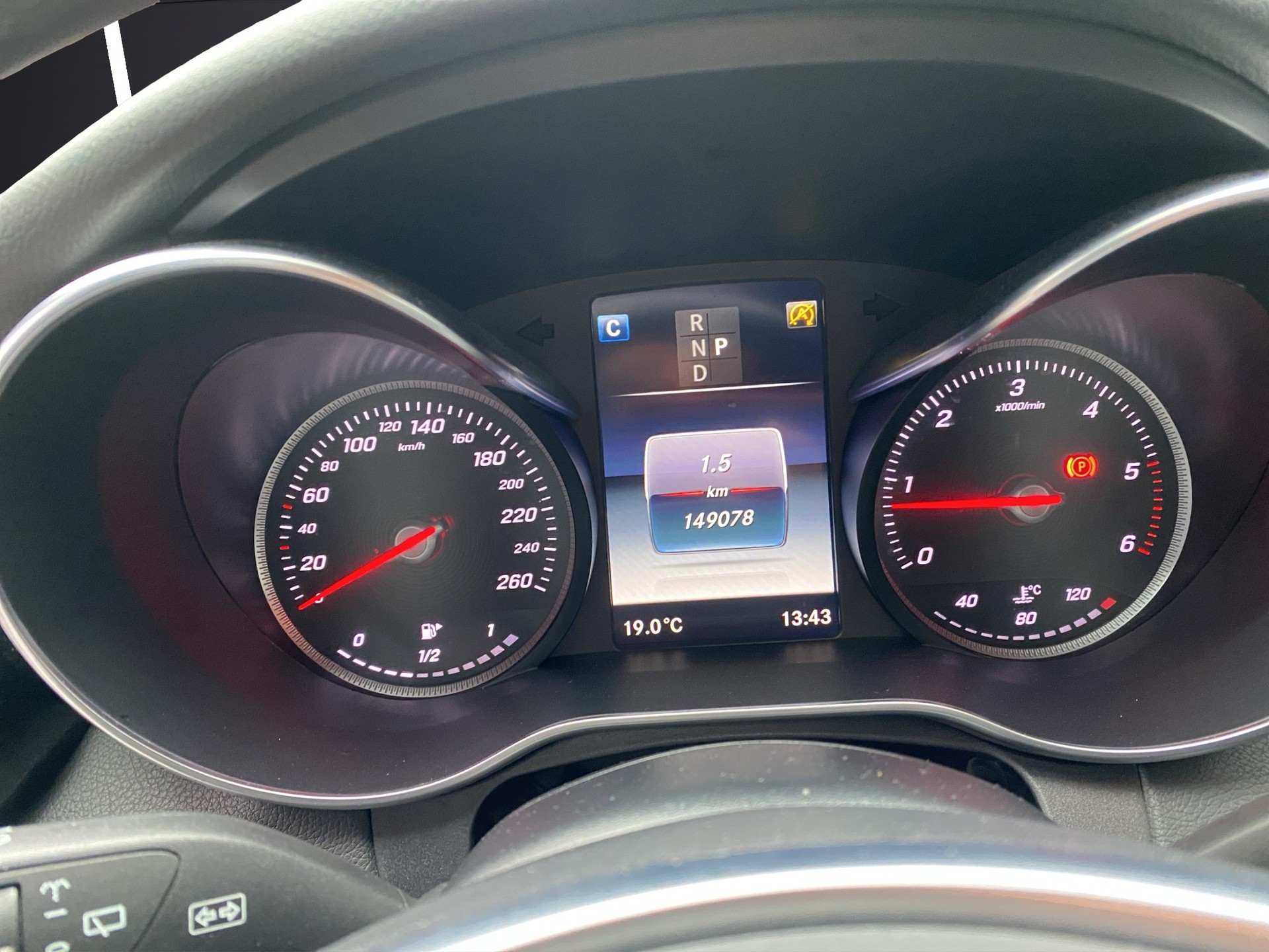 MERCEDES-BENZ C 250 d Swiss Star AMG Line 4Matic 9G-Tronic-image-12