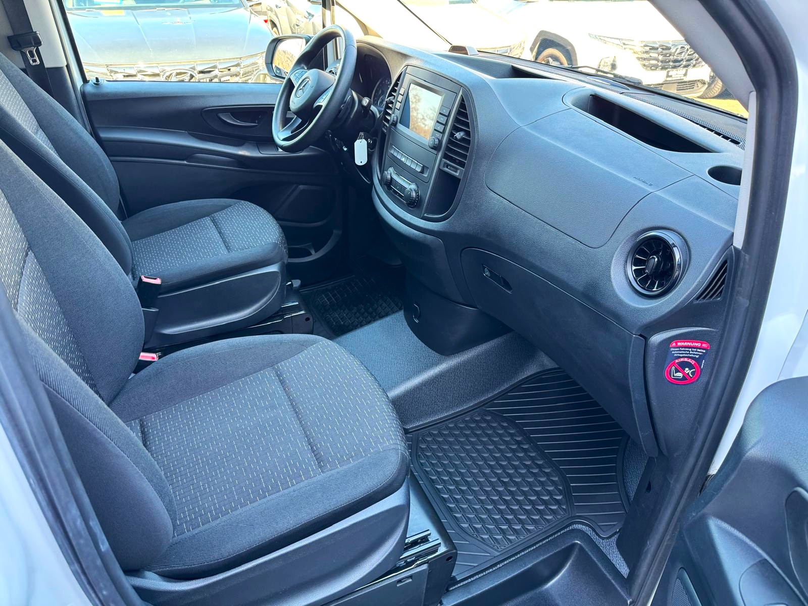MERCEDES-BENZ eVito 112 L-showroom-element-3