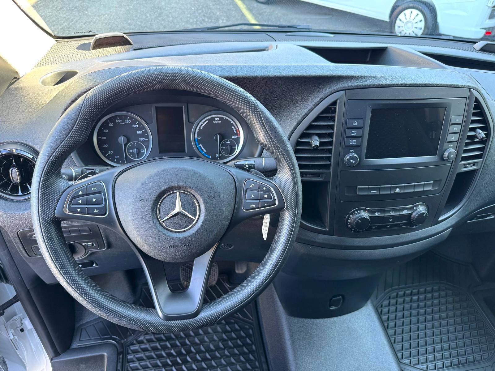 MERCEDES-BENZ eVito 112 L-showroom-element-2