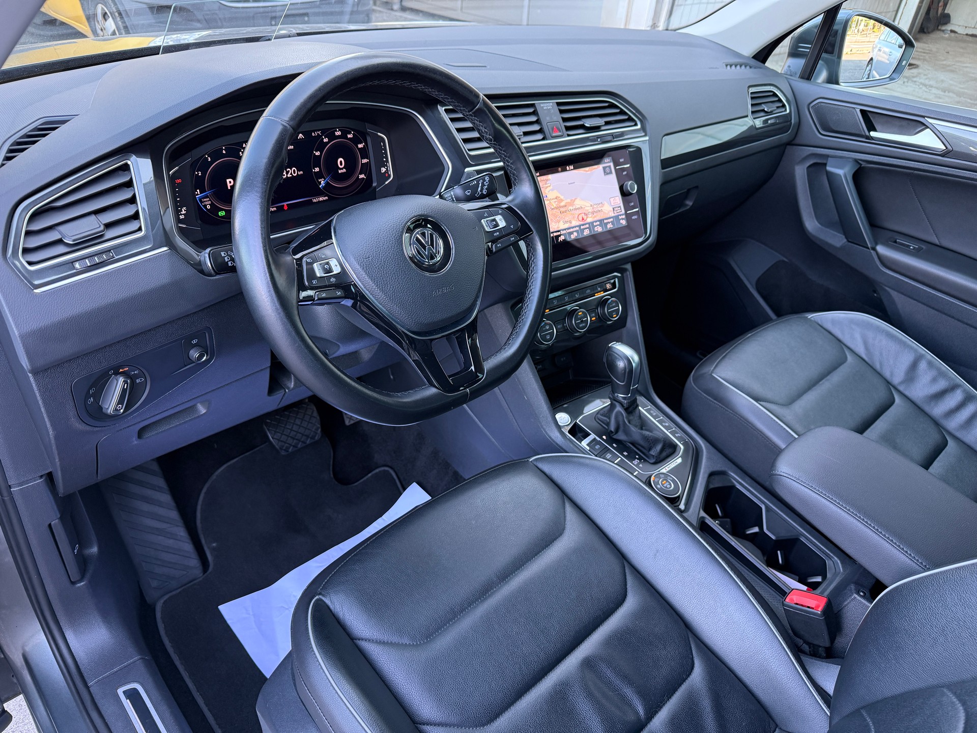 VW Tiguan 2.0TSI R-LINE 4Motion DSG *** DISTANZREGLER / AHK ***-image-14