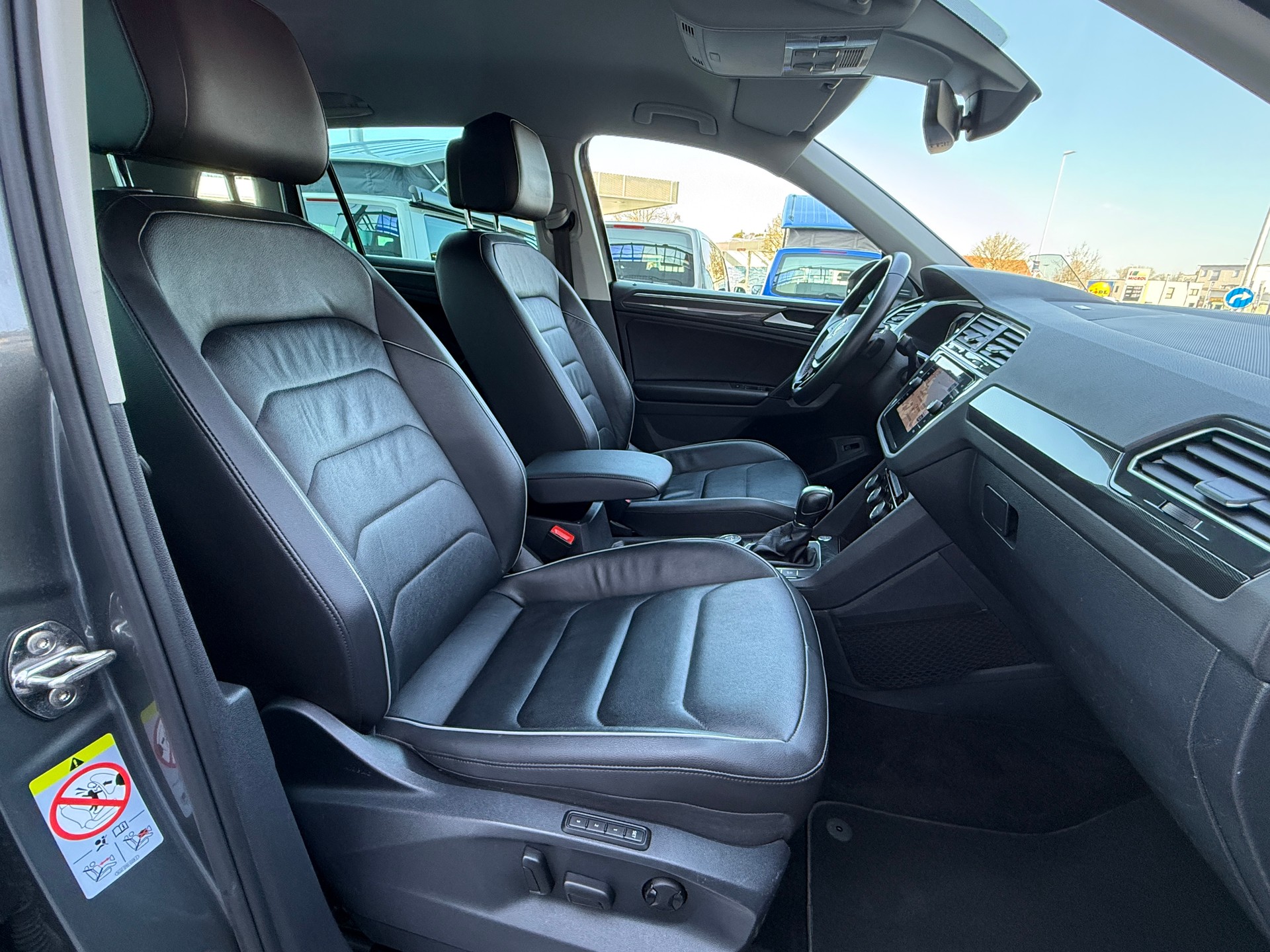 VW Tiguan 2.0TSI R-LINE 4Motion DSG *** DISTANZREGLER / AHK ***-image-12