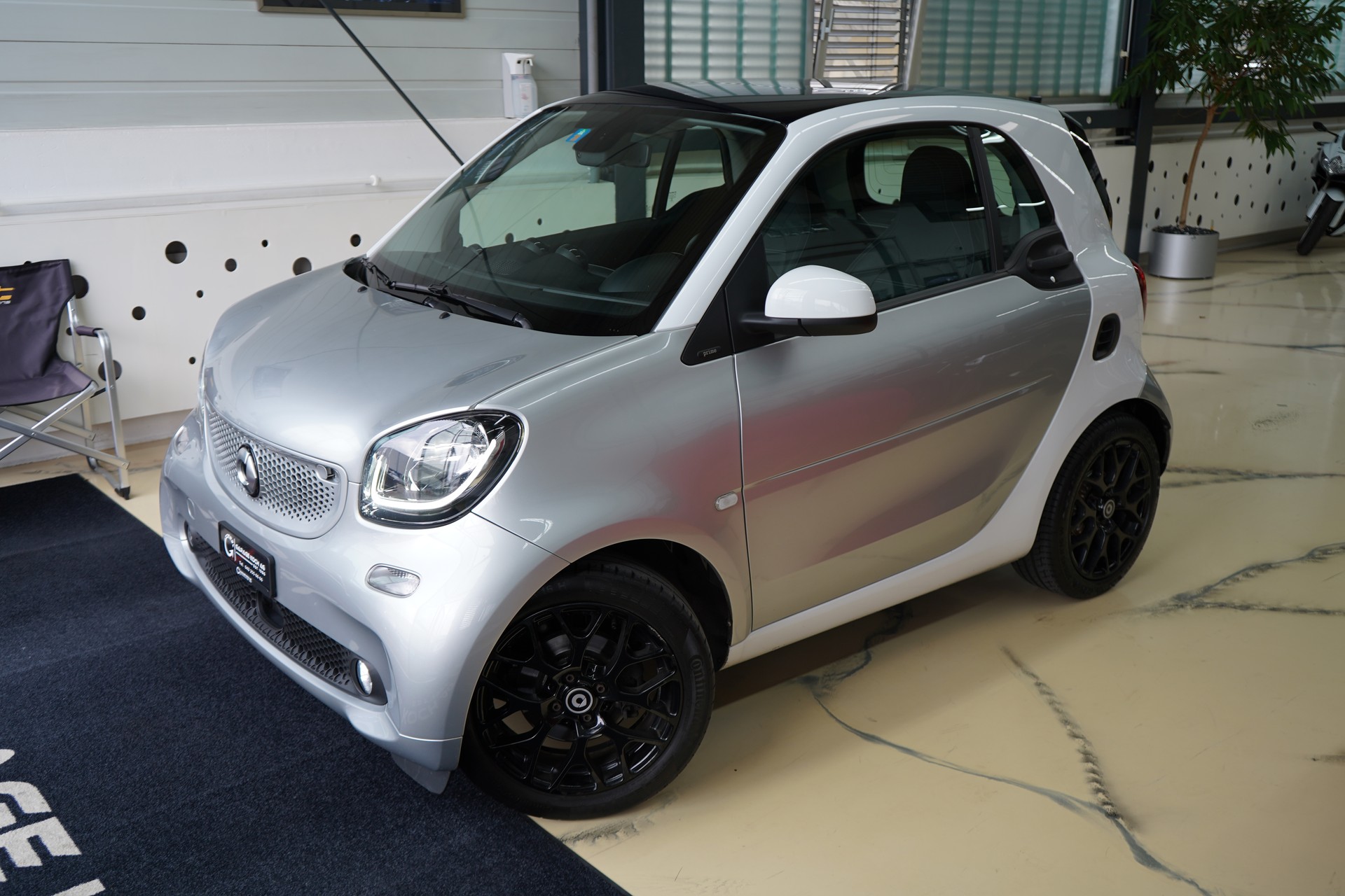 SMART fortwo prime-showroom-element-2