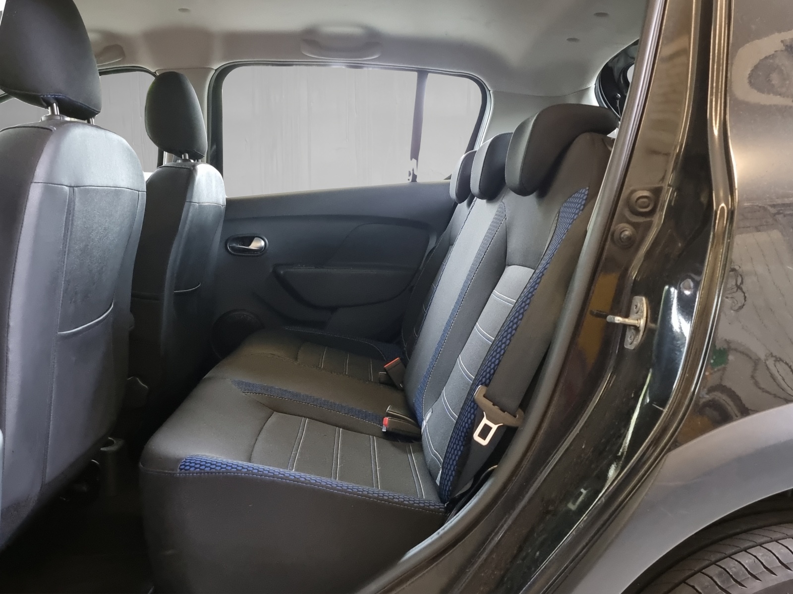 DACIA Sandero 0.9 TCe Celebration S/S-image-7