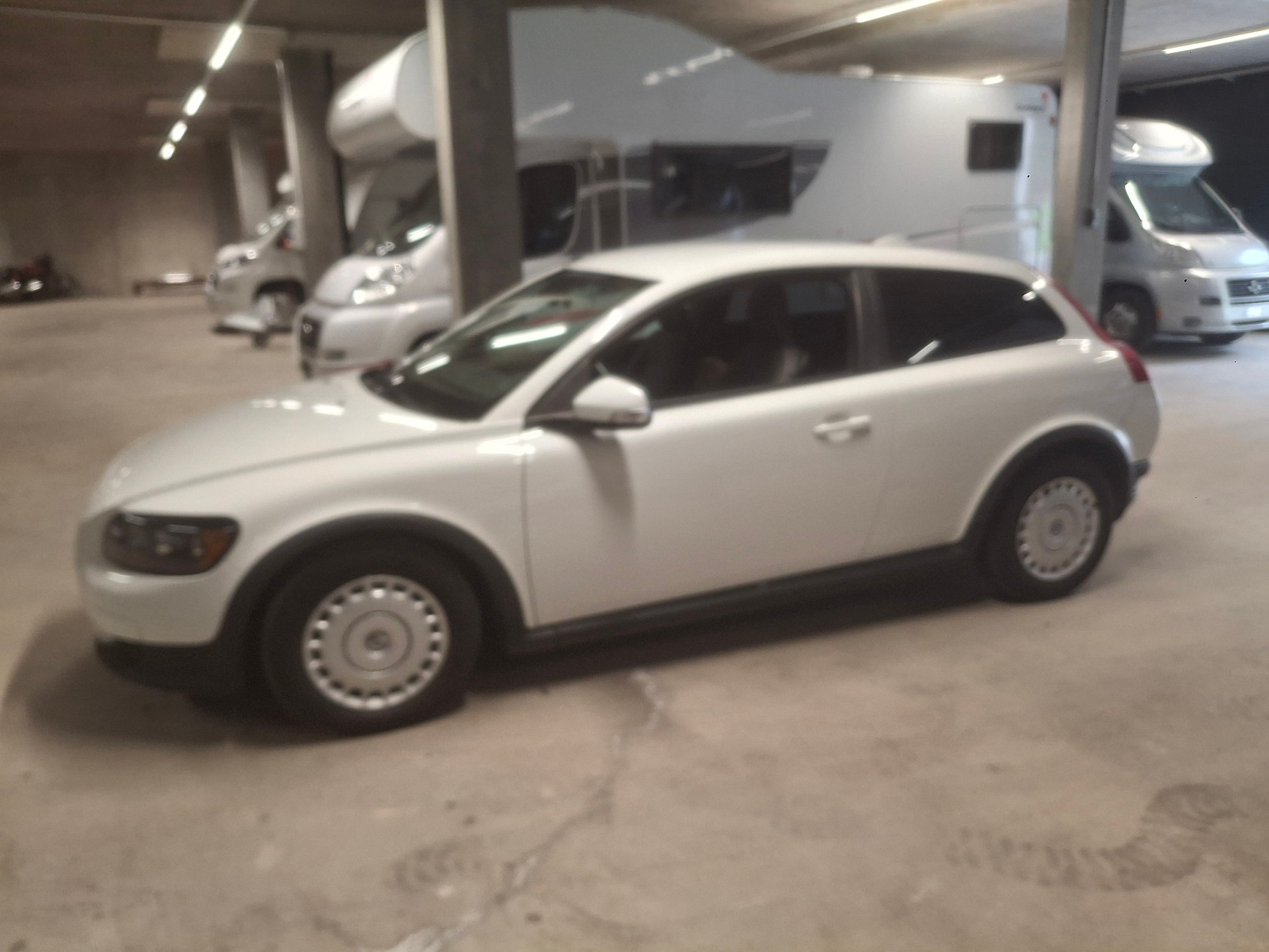VOLVO C30 1.6D-image-1