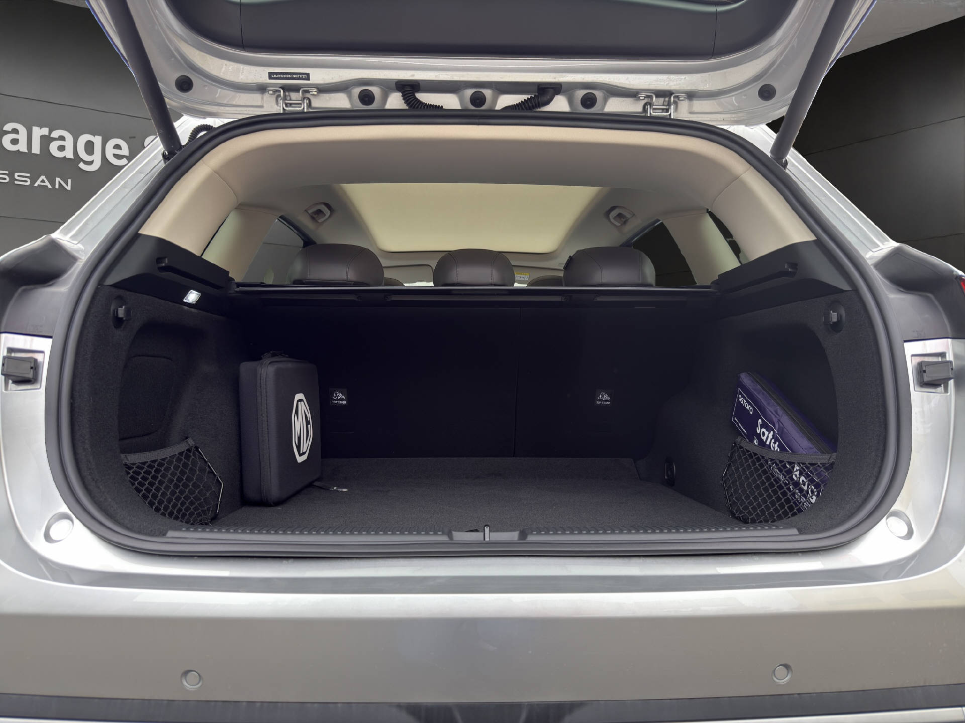 MG S6 EV 77 kWh Luxury 4WD-image-12