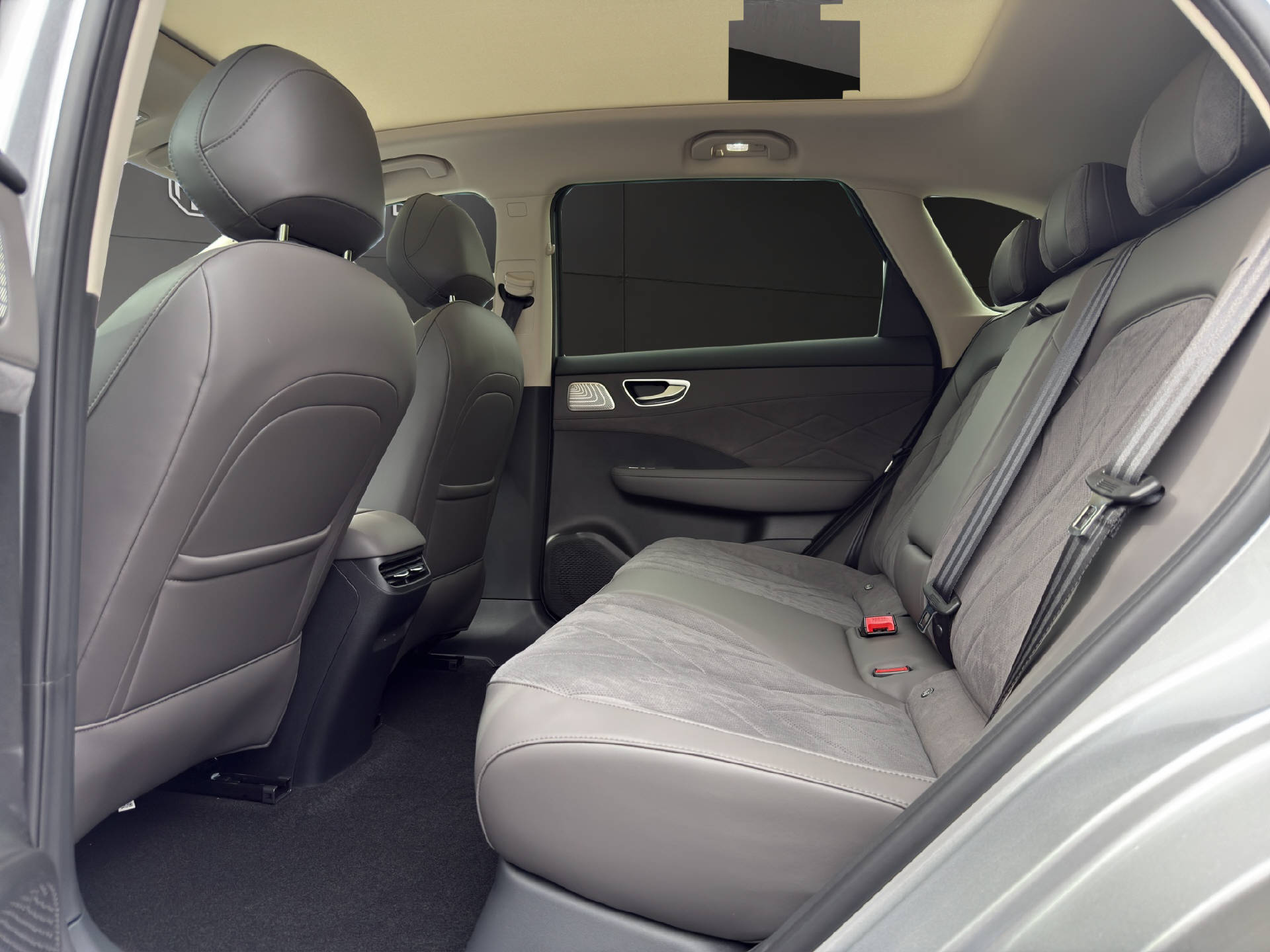 MG S6 EV 77 kWh Luxury 4WD-image-11