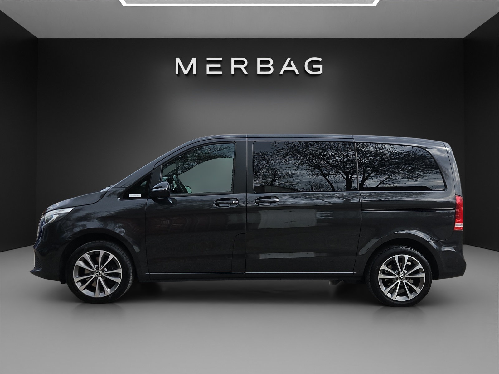 MERCEDES-BENZ V 220 d Trend kompakt 4Matic 9G-Tronic-image-2