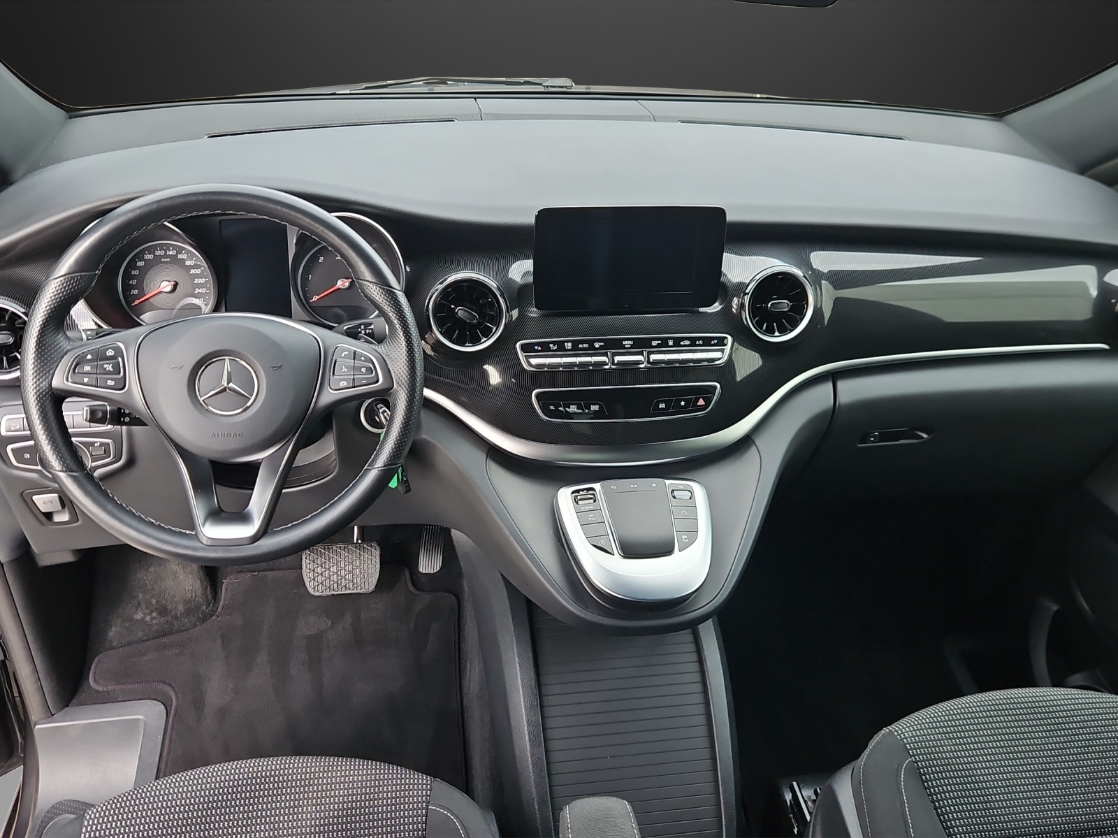 MERCEDES-BENZ V 220 d Trend kompakt 4Matic 9G-Tronic-image-9