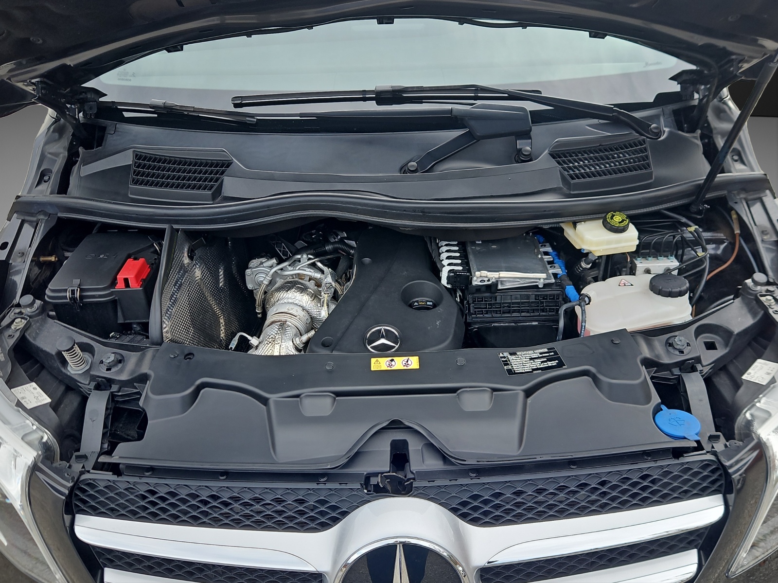 MERCEDES-BENZ V 220 d Trend kompakt 4Matic 9G-Tronic-image-12