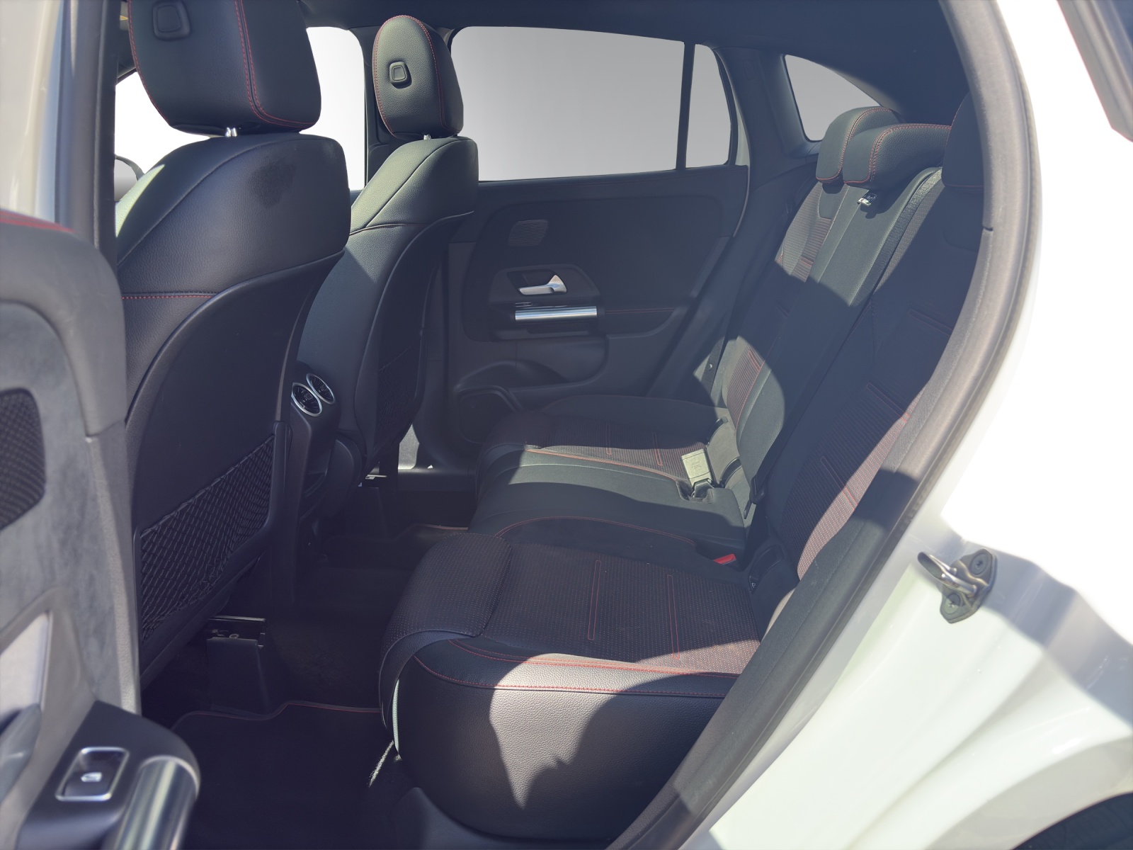 MERCEDES-BENZ GLA 200 AMG Line Edition 1. 7G-DCT-image-10