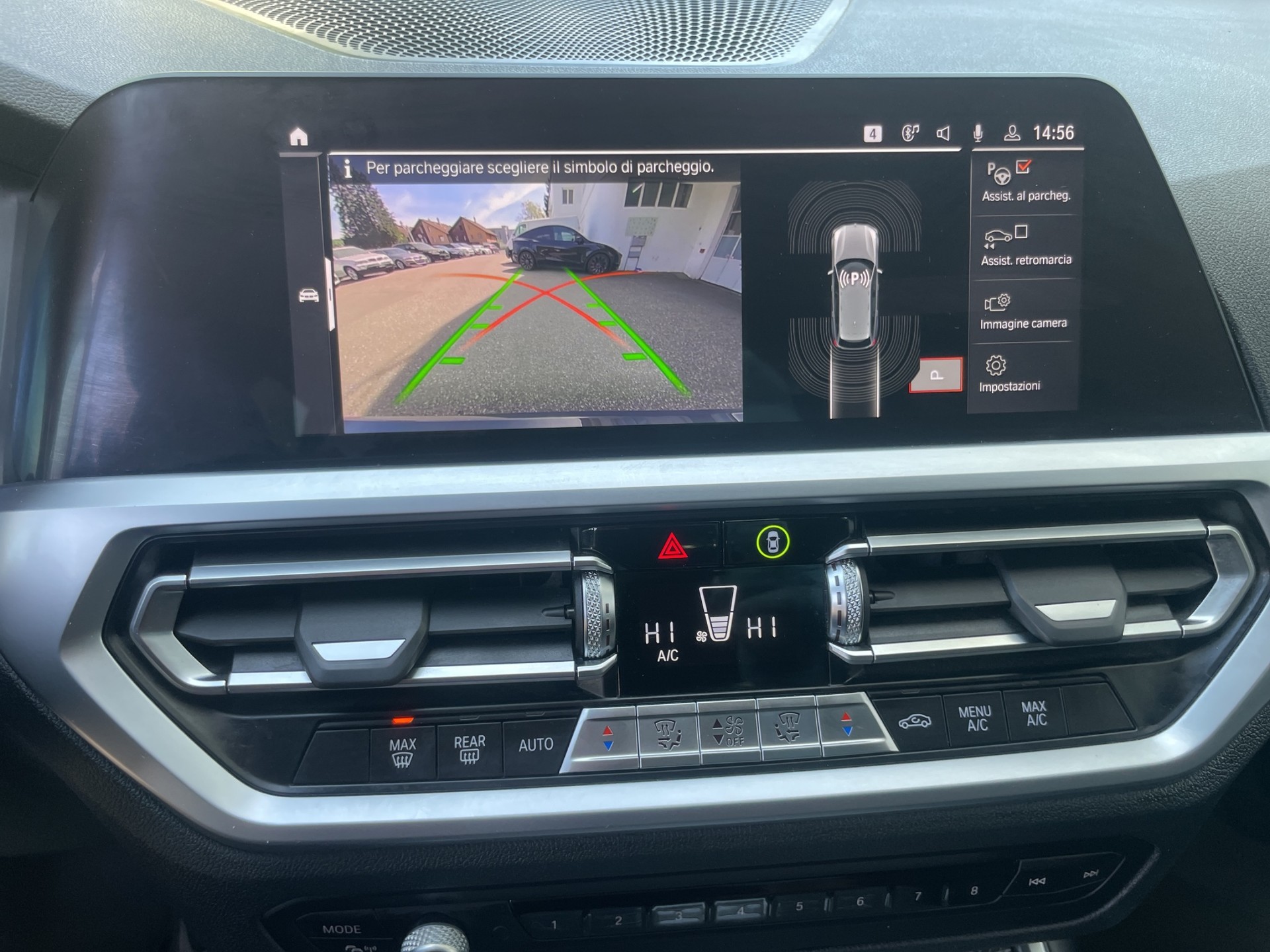 BMW 320d xDrive Touring M Sport Steptronic-image-9