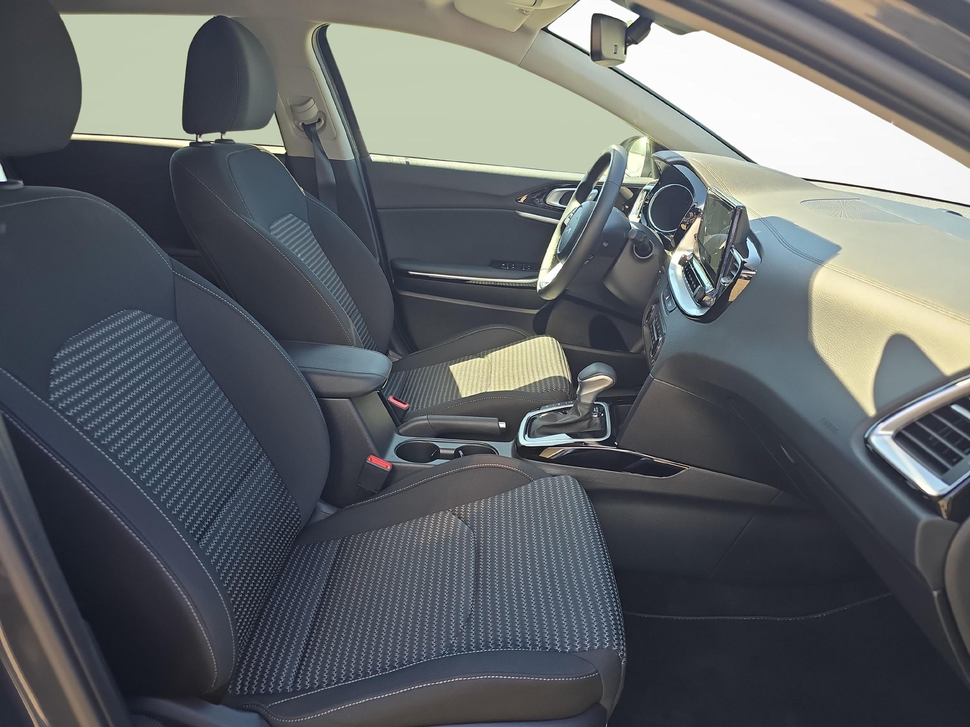 KIA Ceed SW 1.5 T-GDi MHEV Power / ab 3,99% Leasing bei Abschluss einer Protect Autoversicherung-image-9