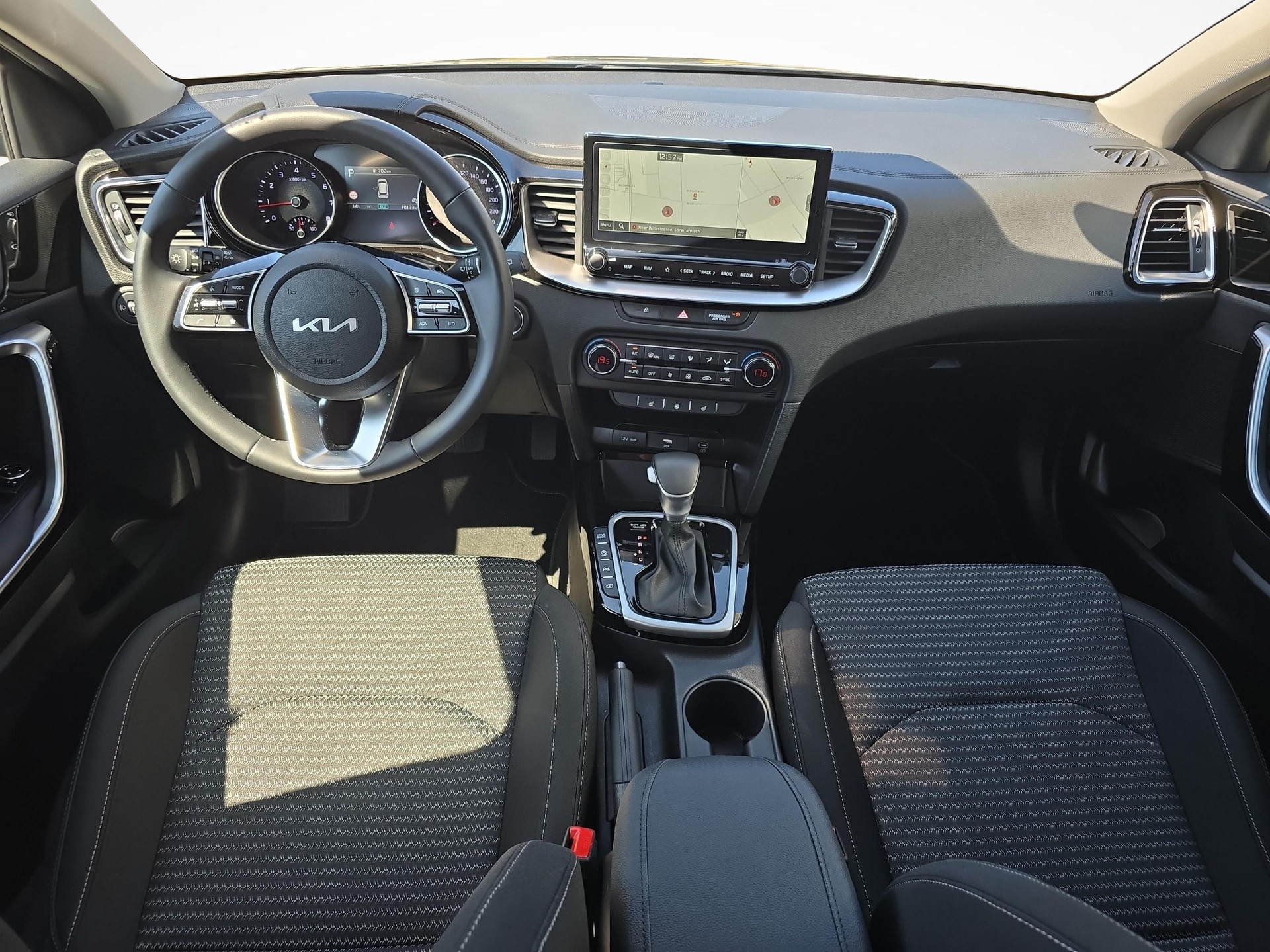 KIA Ceed SW 1.5 T-GDi MHEV Power / ab 3,99% Leasing bei Abschluss einer Protect Autoversicherung-image-8