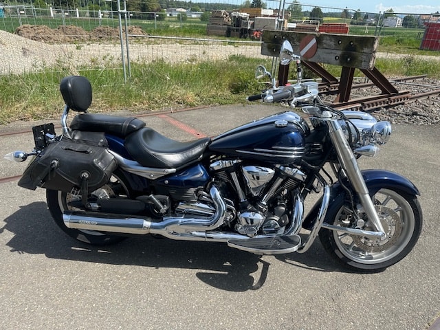 YAMAHA XV 1900 Midnight Star-image-0