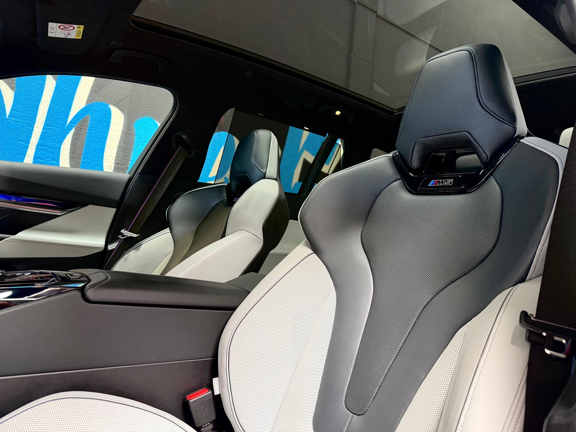BMW M5 xDrive Touring-image-11
