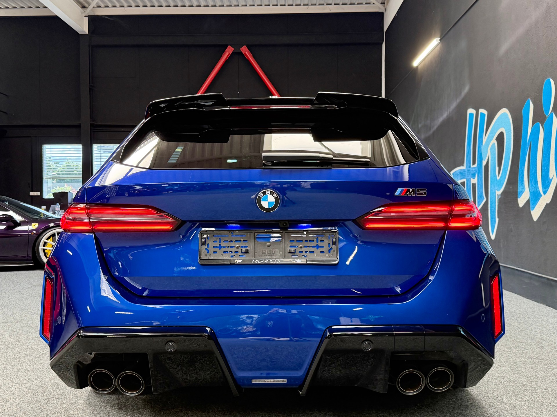 BMW M5 xDrive Touring-image-5