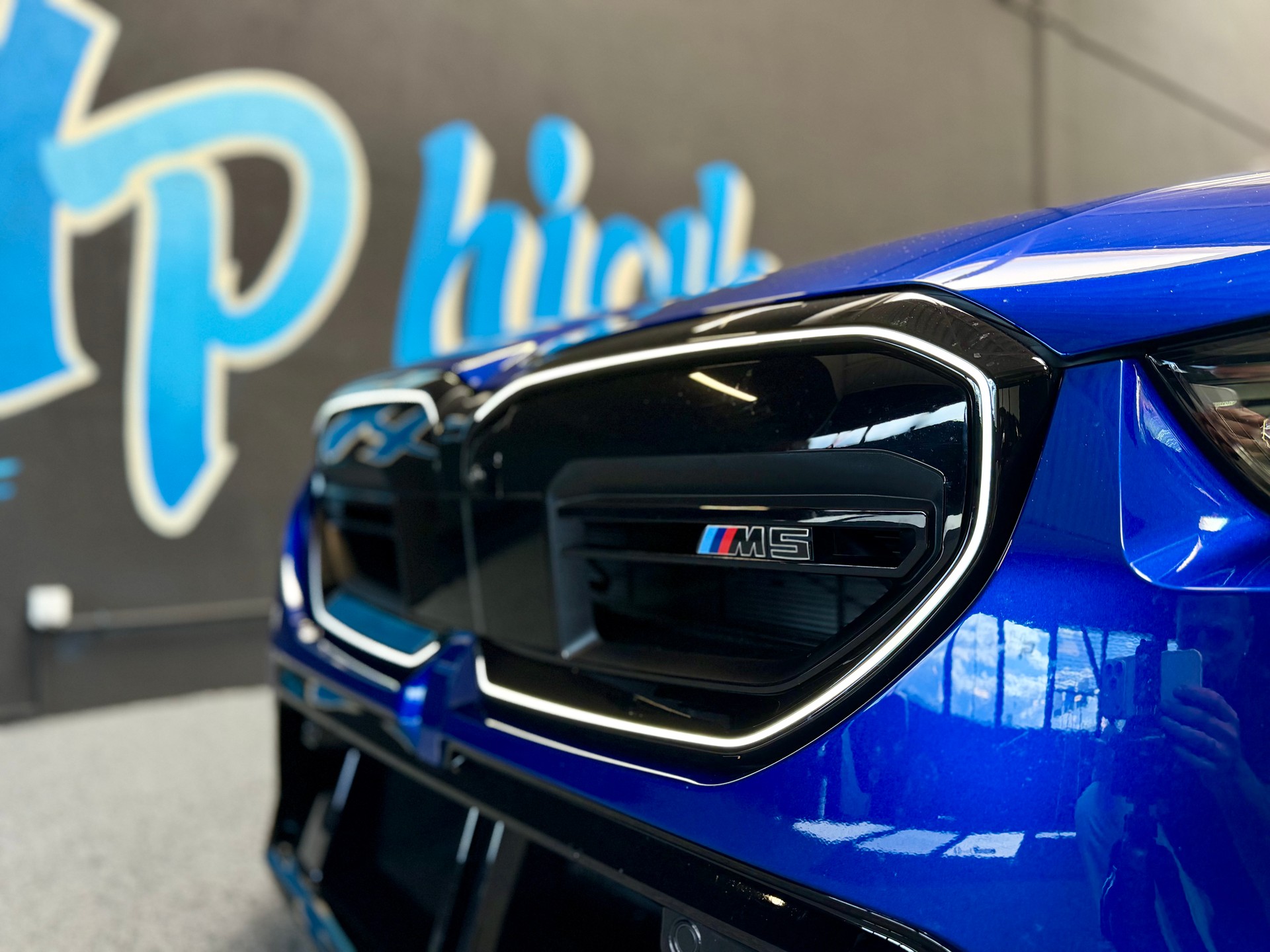 BMW M5 xDrive Touring-showroom-element-2