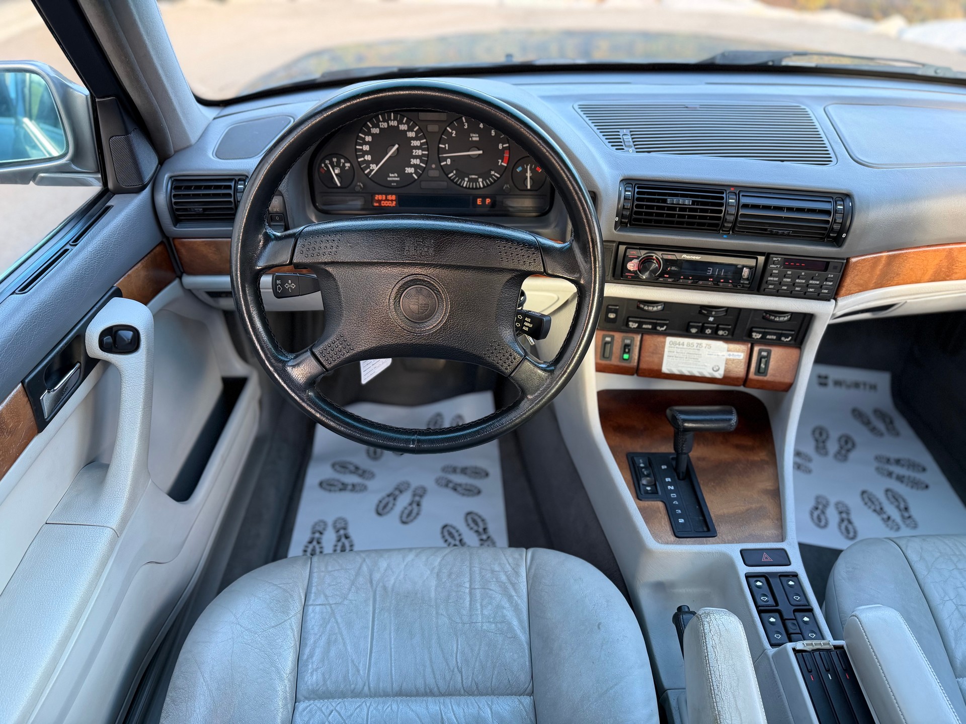 BMW 740iL V8-image-8