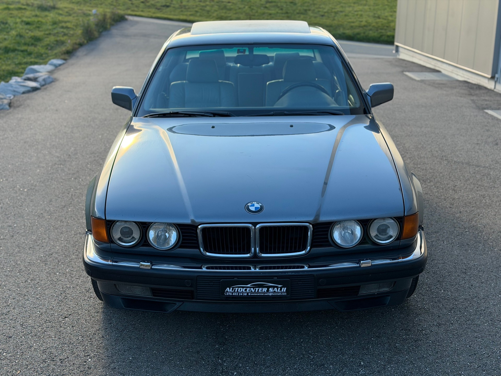BMW 740iL V8-image-2