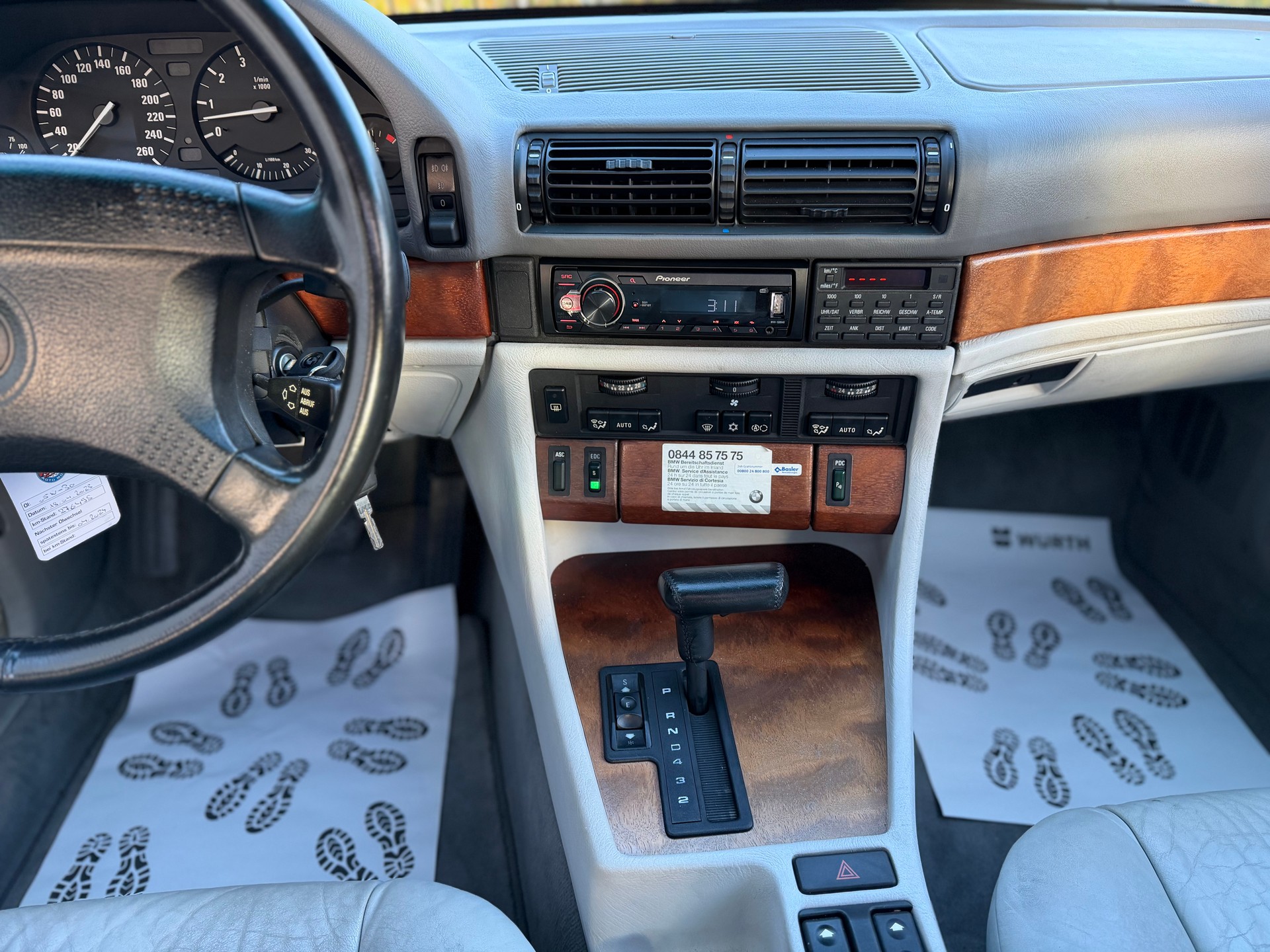BMW 740iL V8-image-9