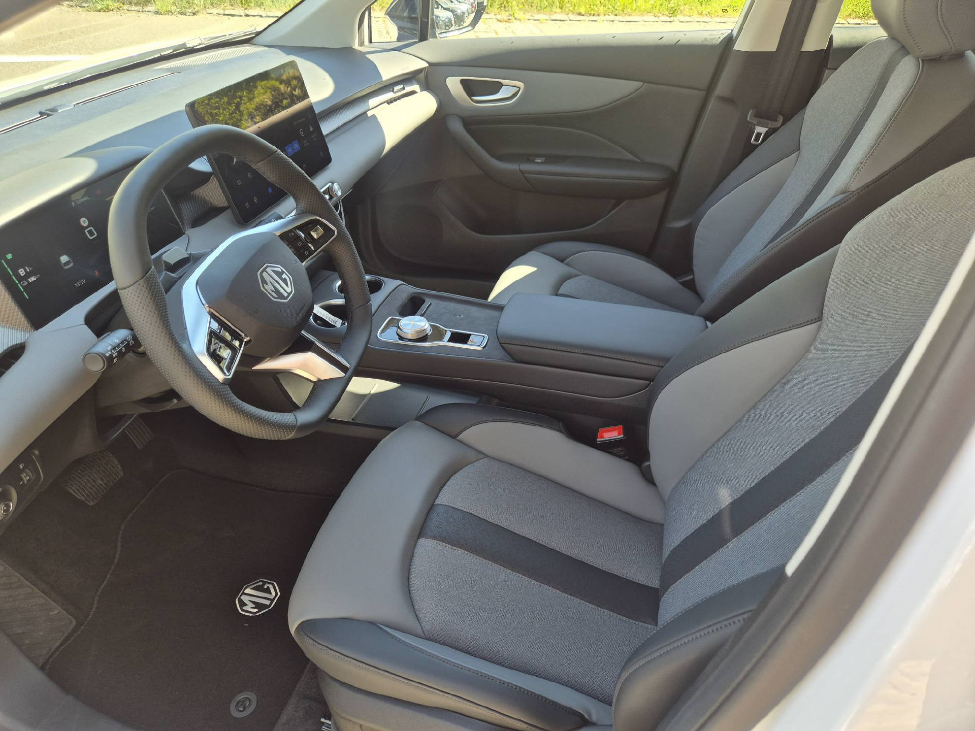 MG 4 64kWh Premium-image-7