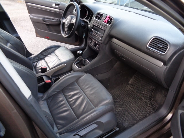 VW Golf Variant 1.6 TDI Comfortline 4Motion-image-5