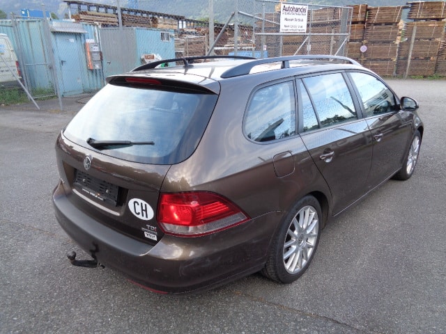 VW Golf Variant 1.6 TDI Comfortline 4Motion-image-1