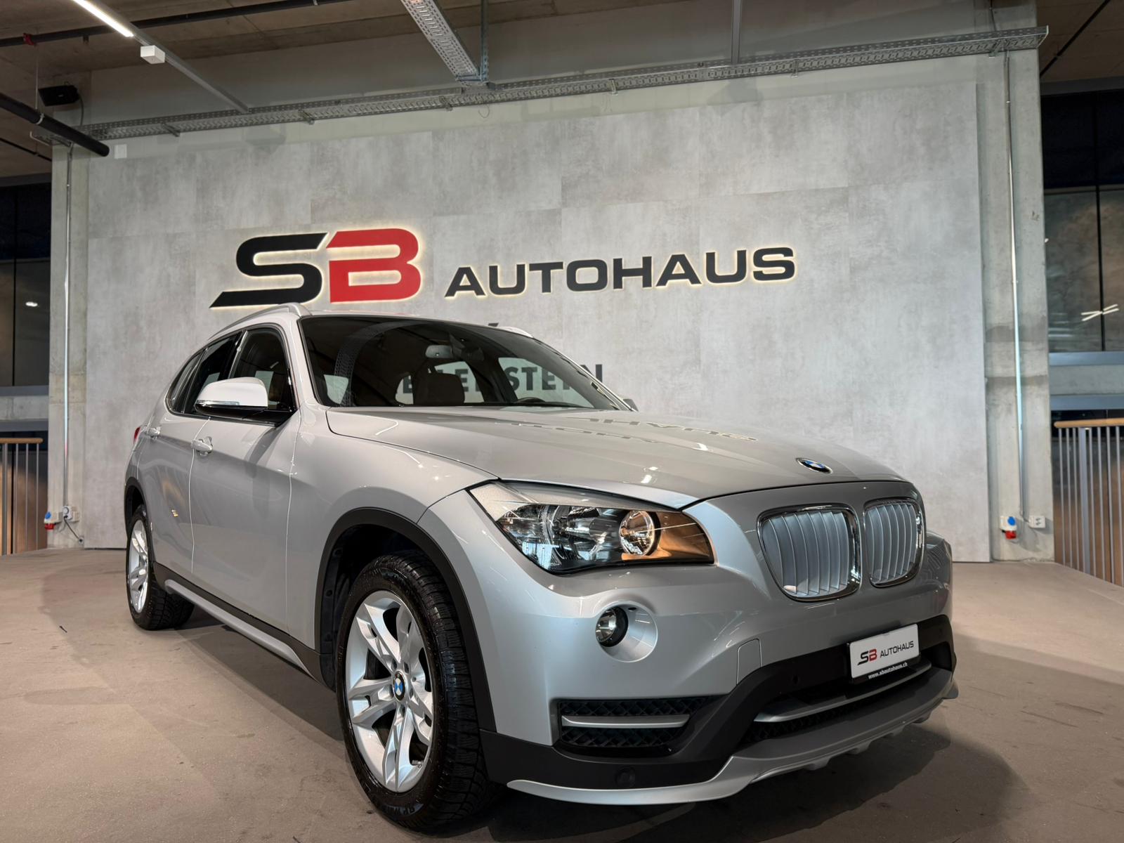 BMW X1 xDrive 20i-showroom-element-2