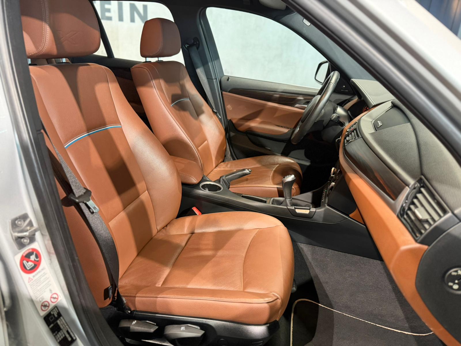BMW X1 xDrive 20i-image-14