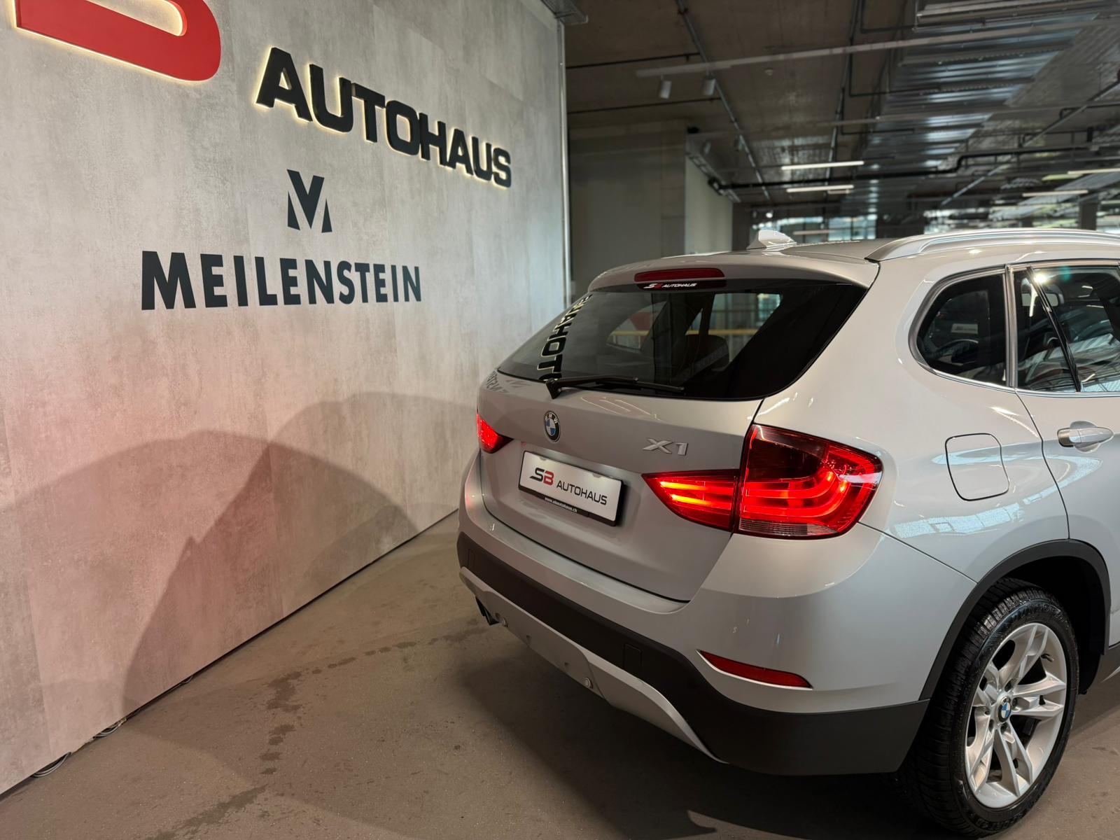 BMW X1 xDrive 20i-image-11