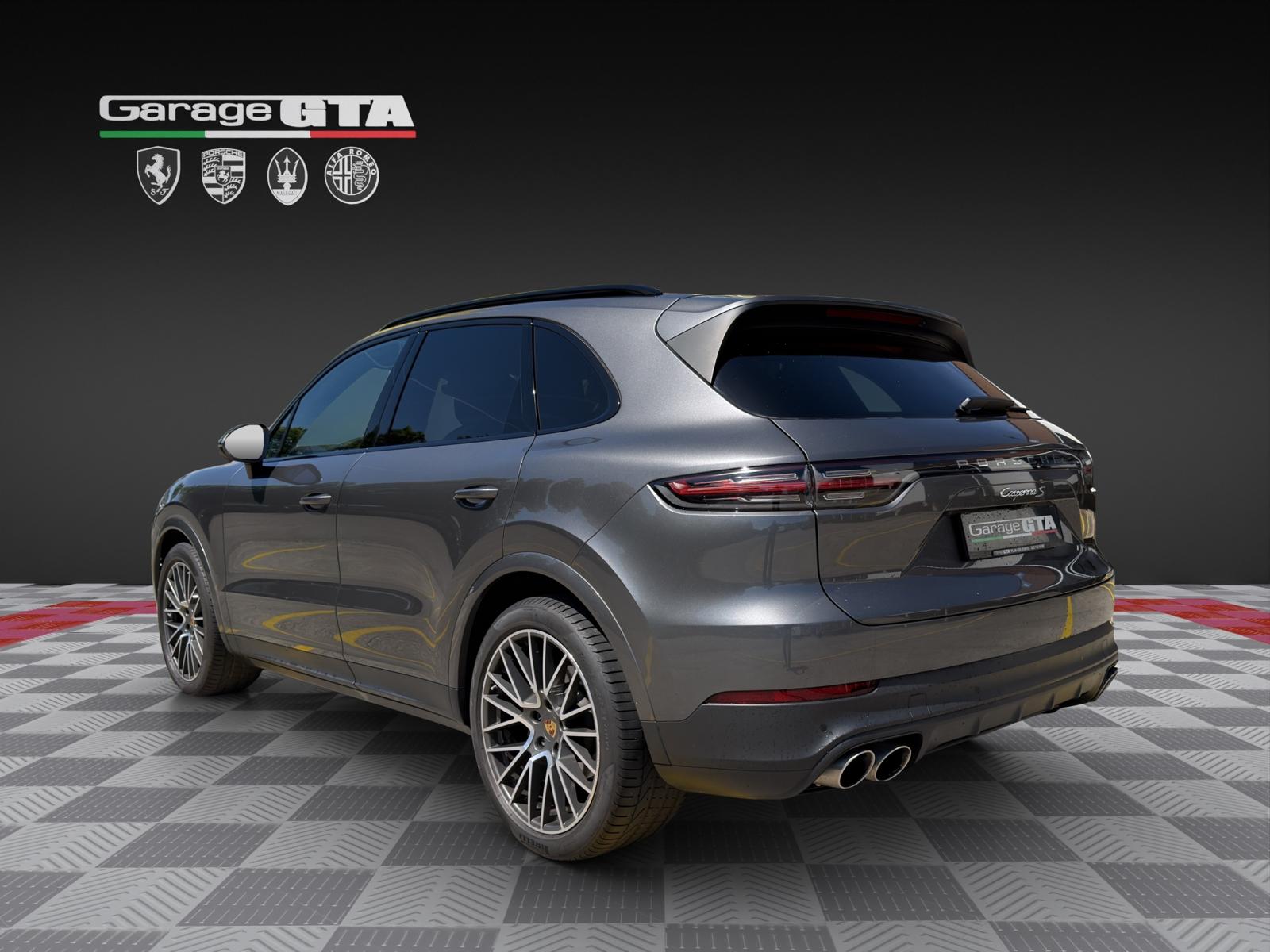 PORSCHE Cayenne S-showroom-element-2