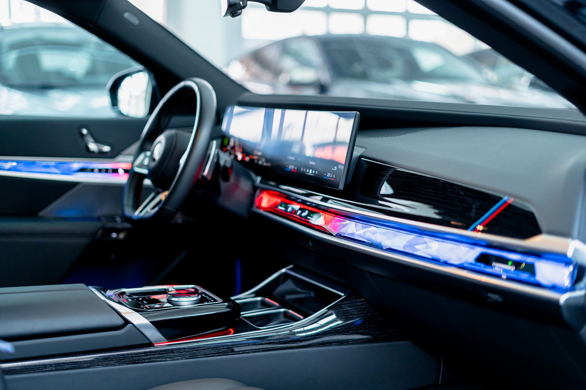 BMW 740d xDrive M Sport / Theatre Screen / Bowers&Wilkins / Iconic Glow-image-15
