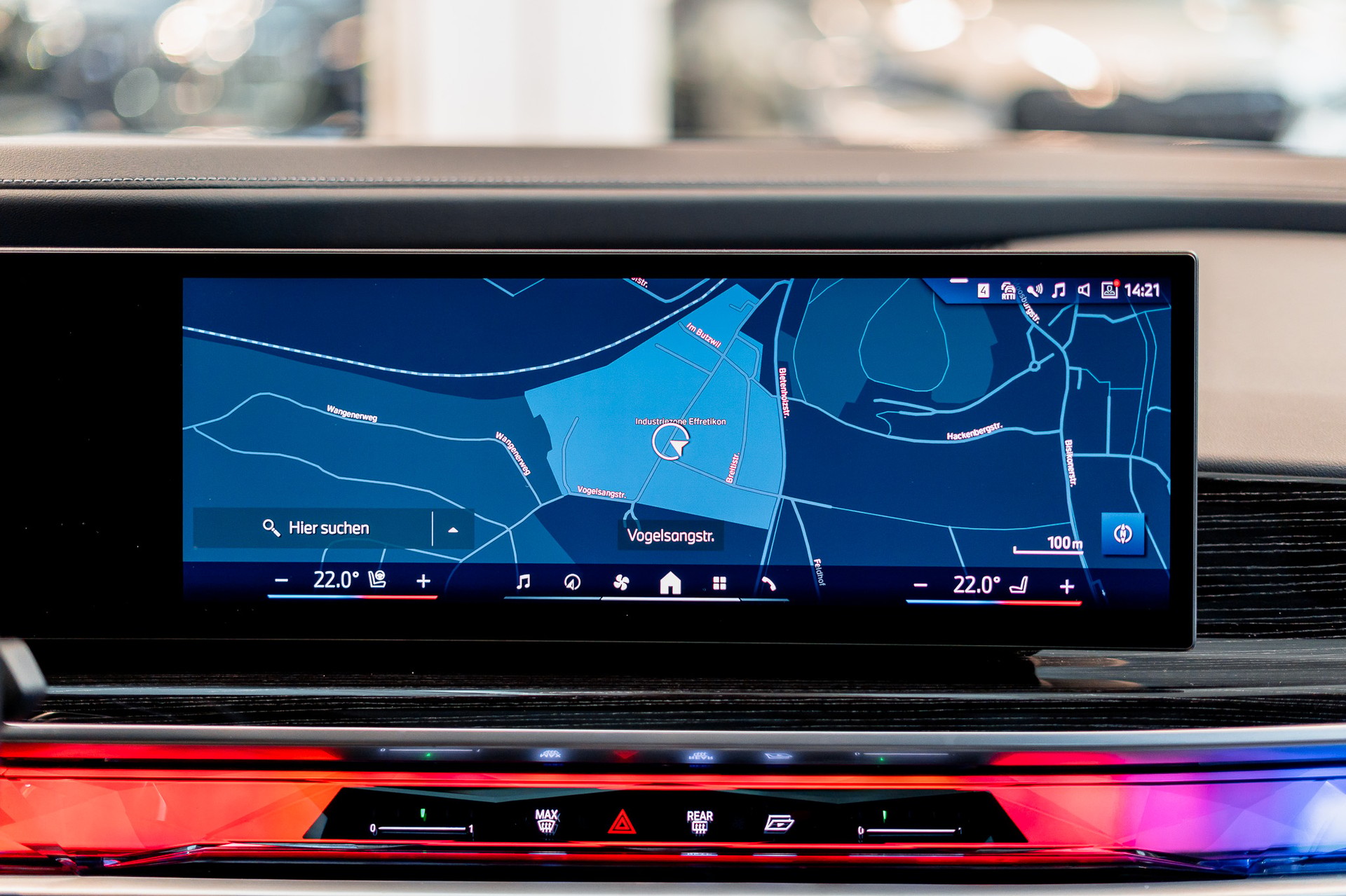 BMW 740d xDrive M Sport / Theatre Screen / Bowers&Wilkins / Iconic Glow-image-23