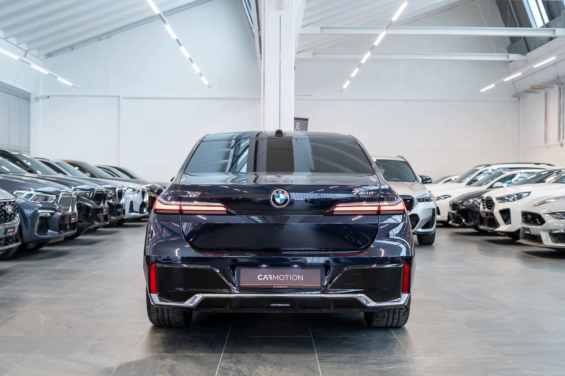 BMW 740d xDrive M Sport / Theatre Screen / Bowers&Wilkins / Iconic Glow-image-5