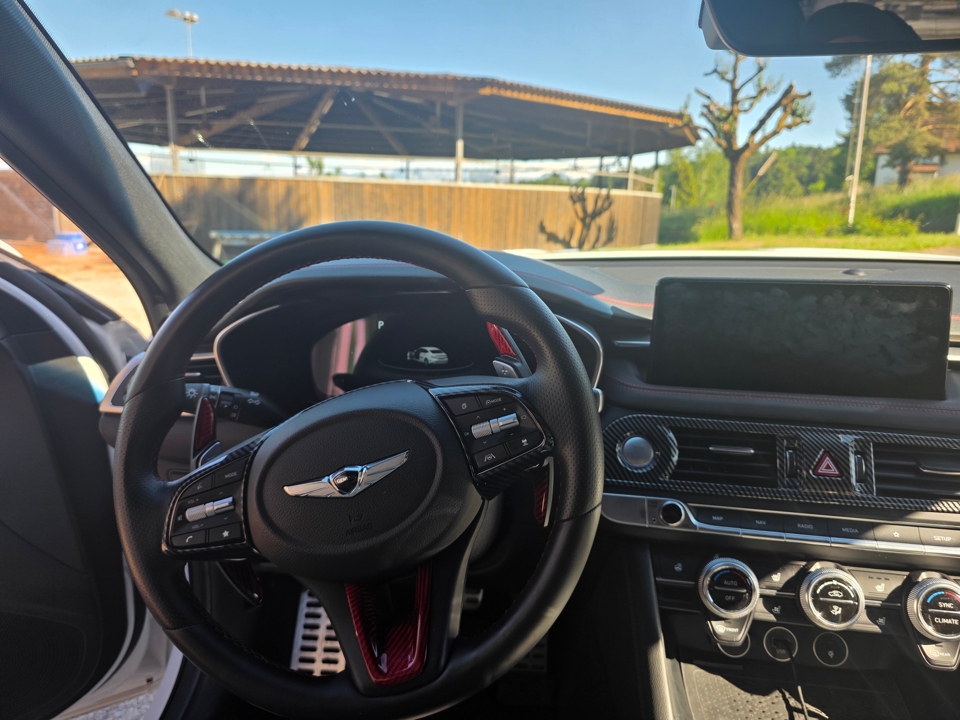 GENESIS 2.0T Luxury AWD-image-4