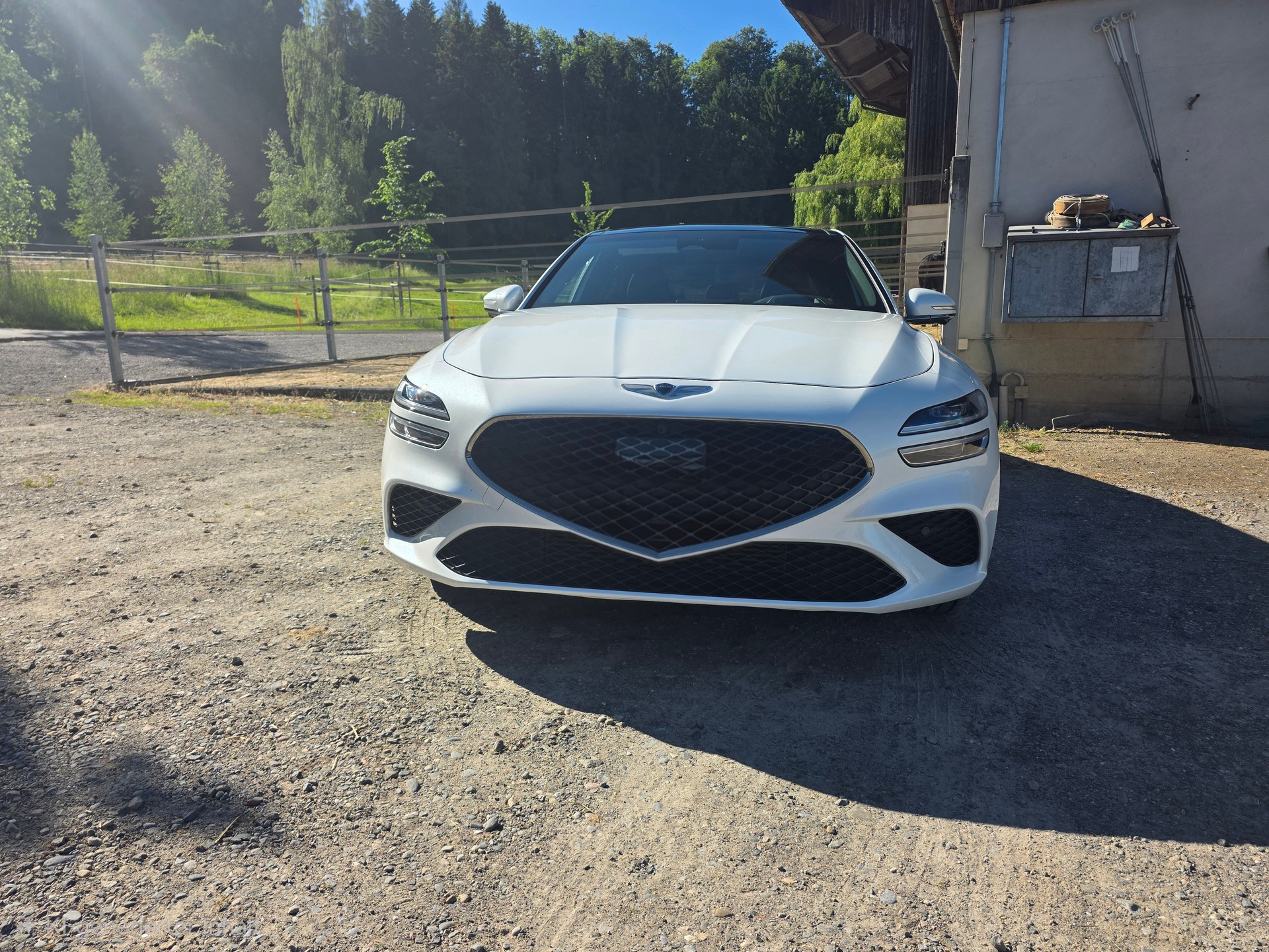 GENESIS 2.0T Luxury AWD-image-0