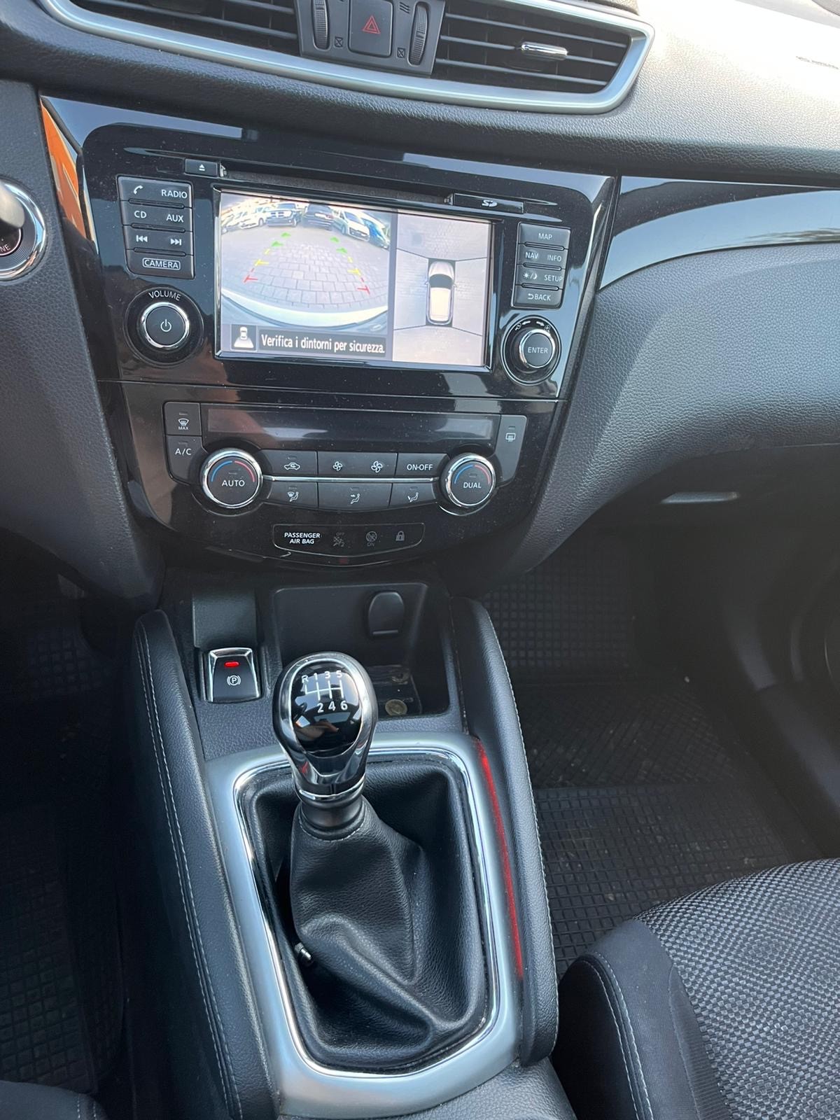NISSAN Qashqai 1.5 dCi Swiss Edition Premium-image-10