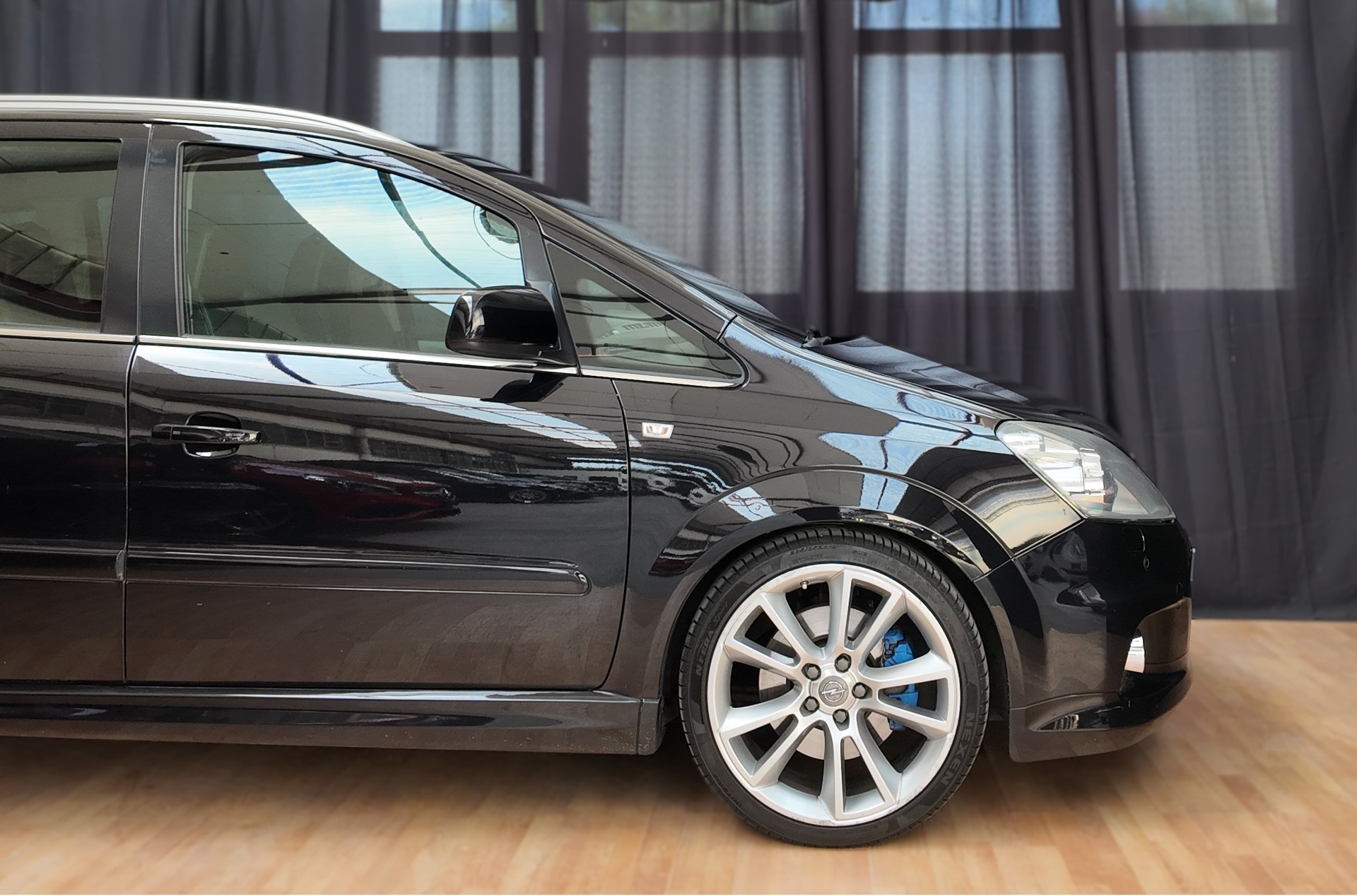 OPEL Zafira 2.0i 16V Turbo OPC-image-2