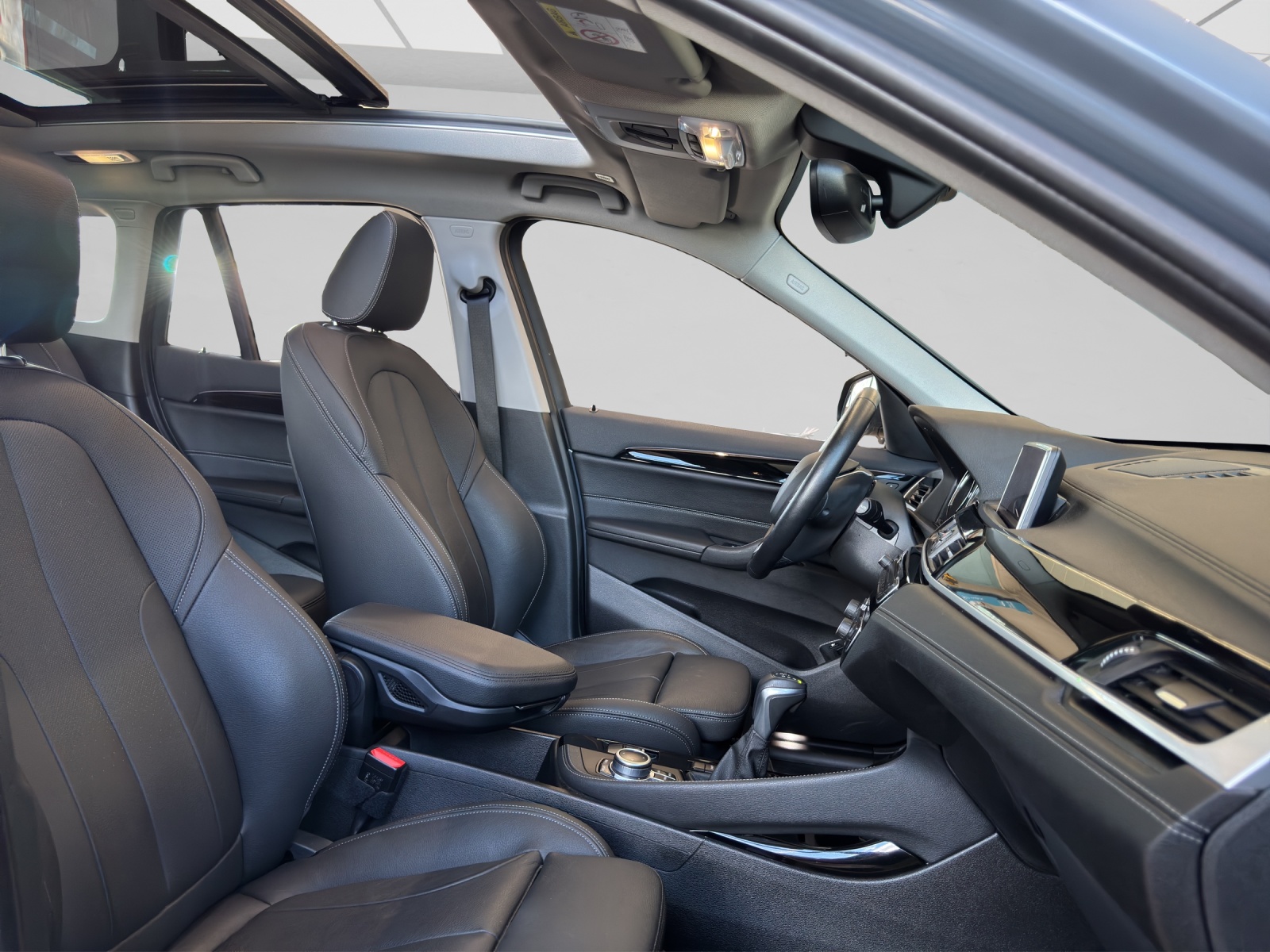 BMW X1 xDrive 25e Sport Line Steptronic-image-13