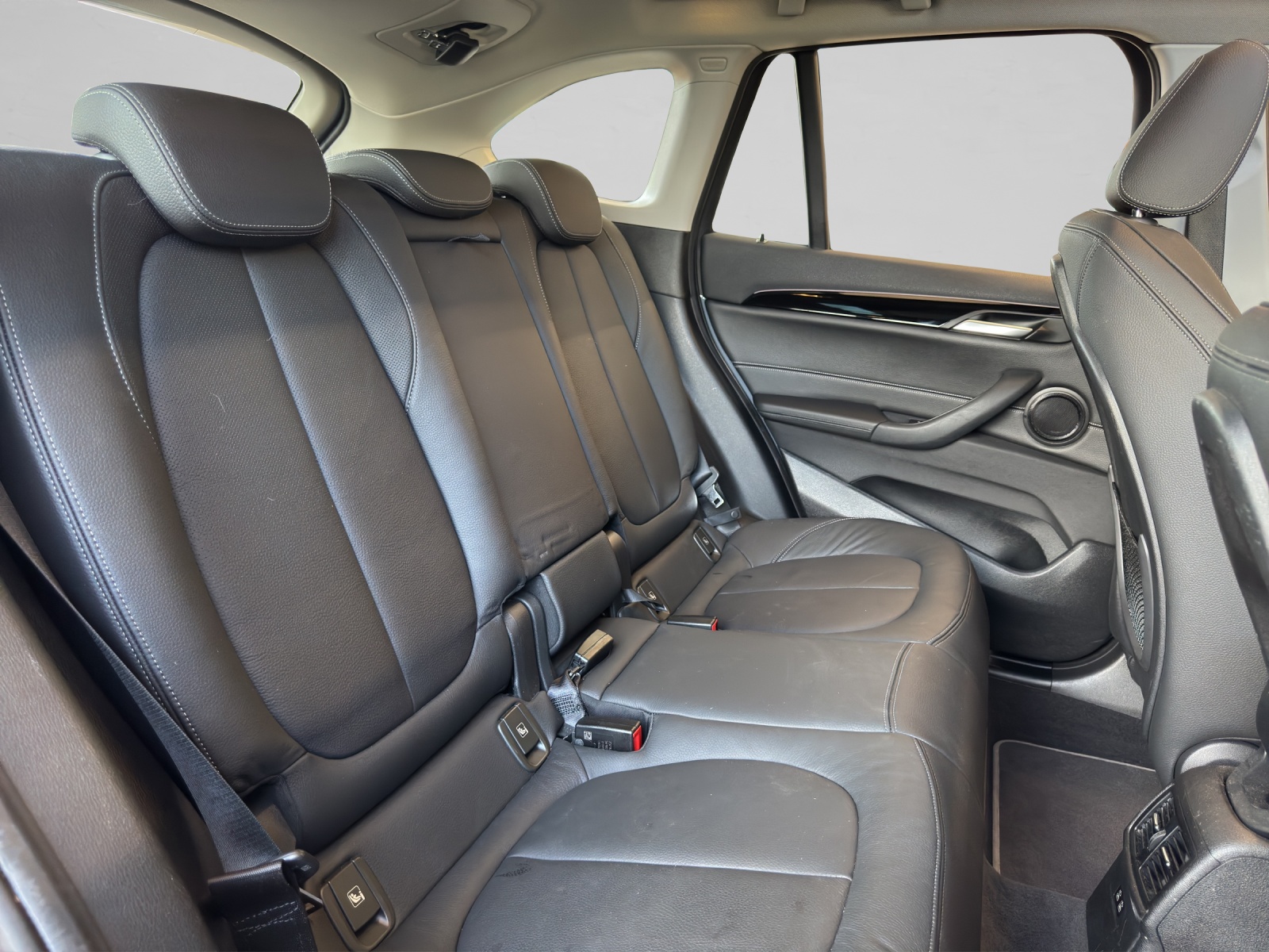 BMW X1 xDrive 25e Sport Line Steptronic-image-14