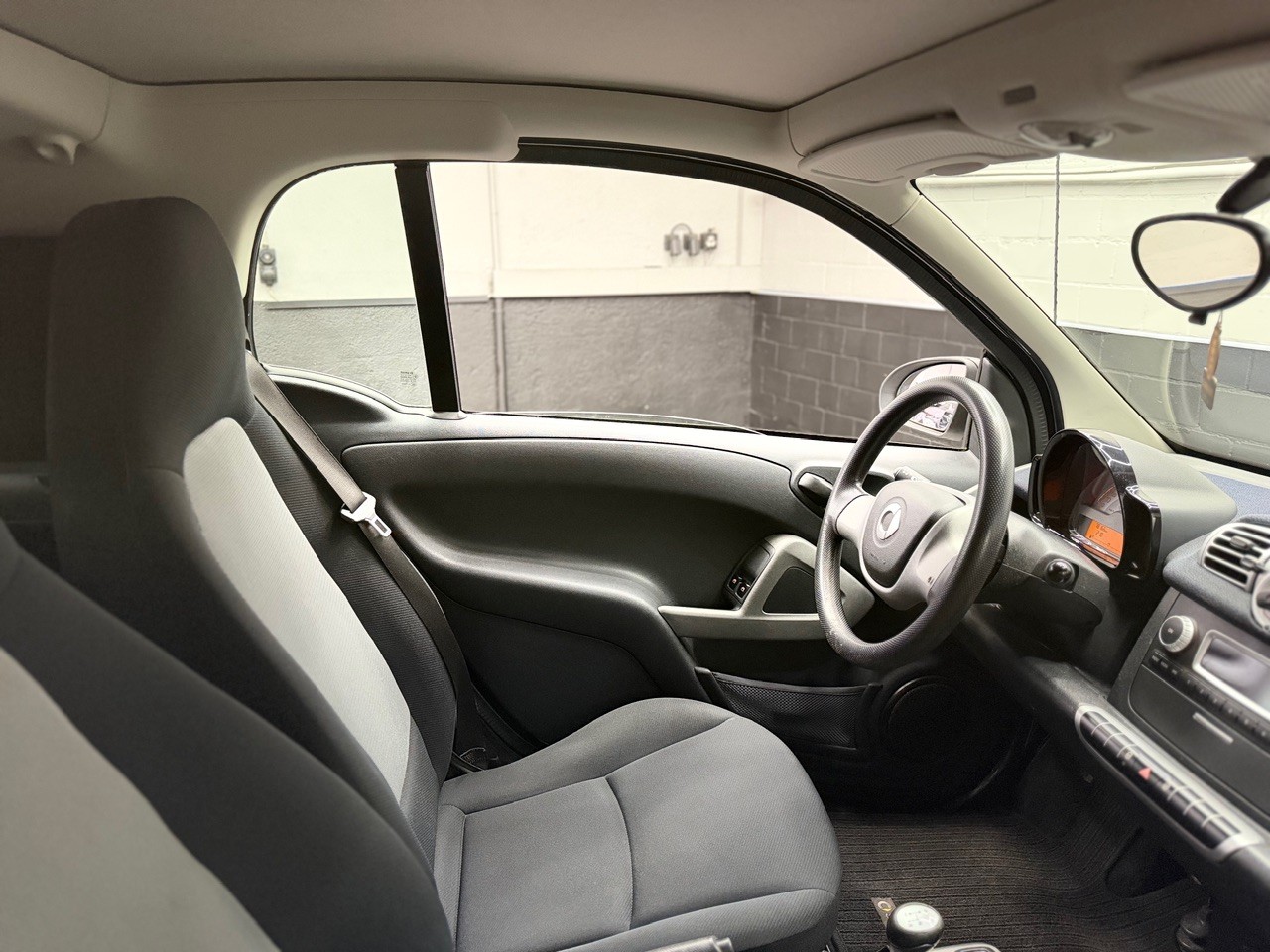 SMART fortwo black & white limited mhd softouch | Frisch ab MFK & Service-image-17