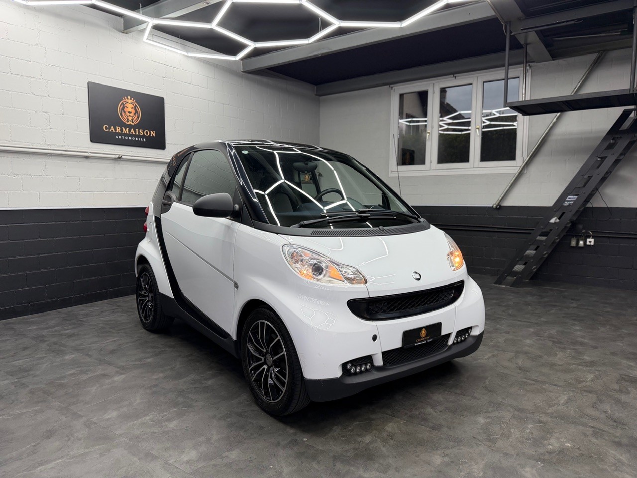 SMART fortwo black & white limited mhd softouch | Frisch ab MFK & Service