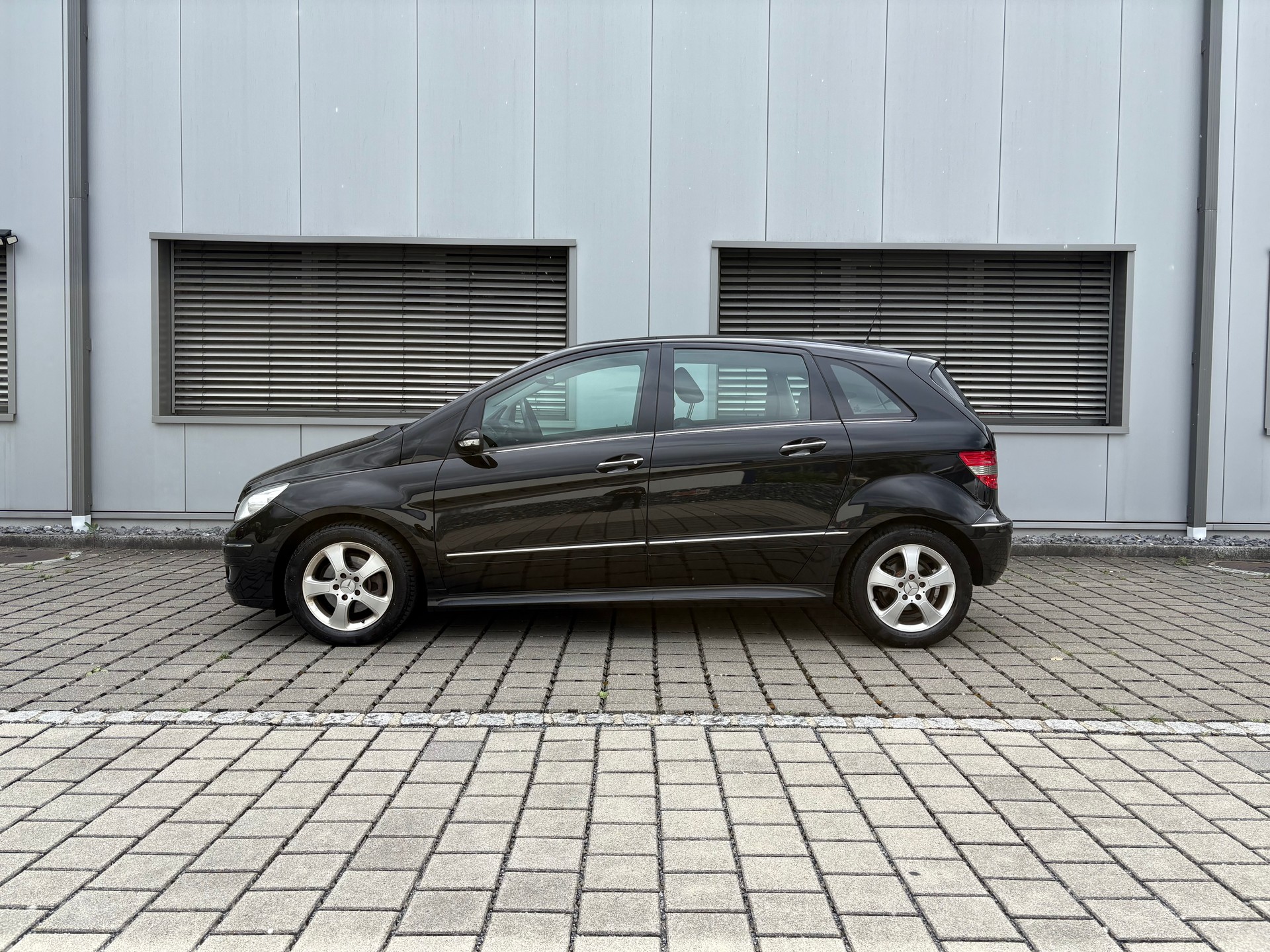 MERCEDES-BENZ B 200 T 105`569km Frisch ab MFK 08.06.2026 & Service-image-9
