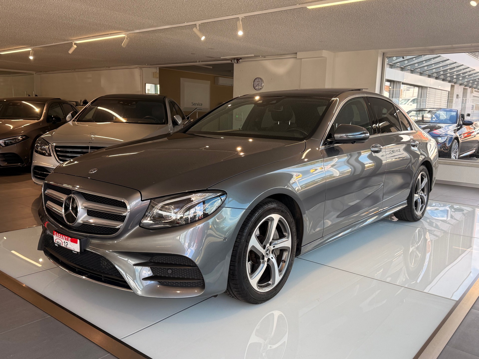 MERCEDES-BENZ E 220 d Avantgrde 4Matic 9G-Tronic-showroom-element-2