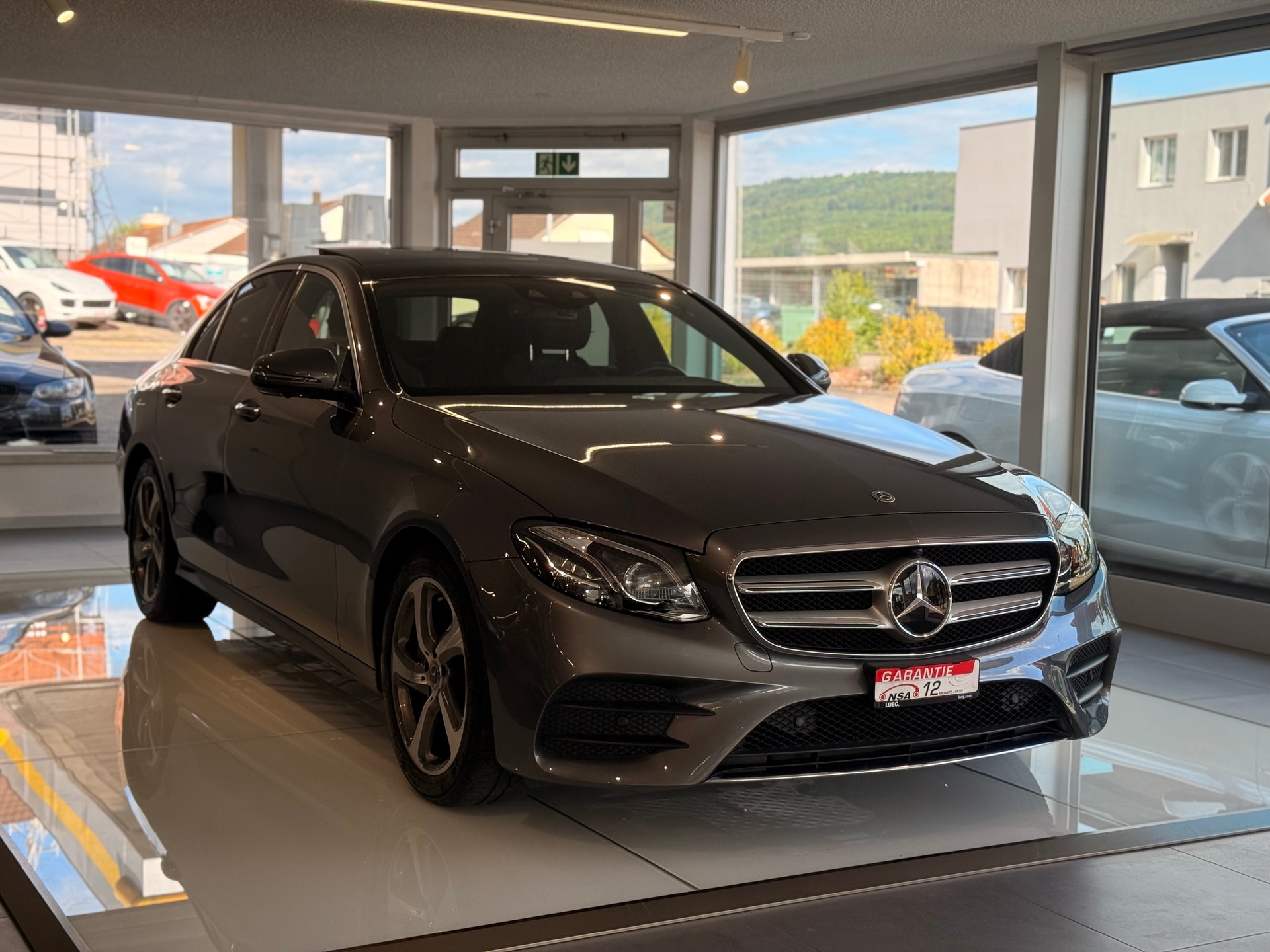 MERCEDES-BENZ E 220 d Avantgrde 4Matic 9G-Tronic-image-5