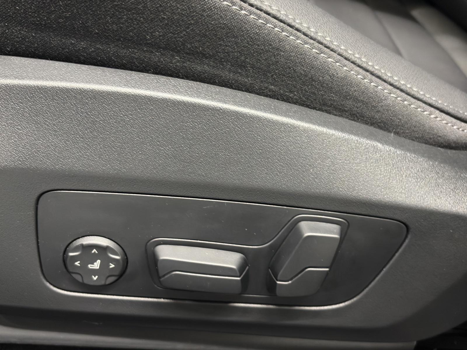 BMW iX2 30 xDrive-image-19
